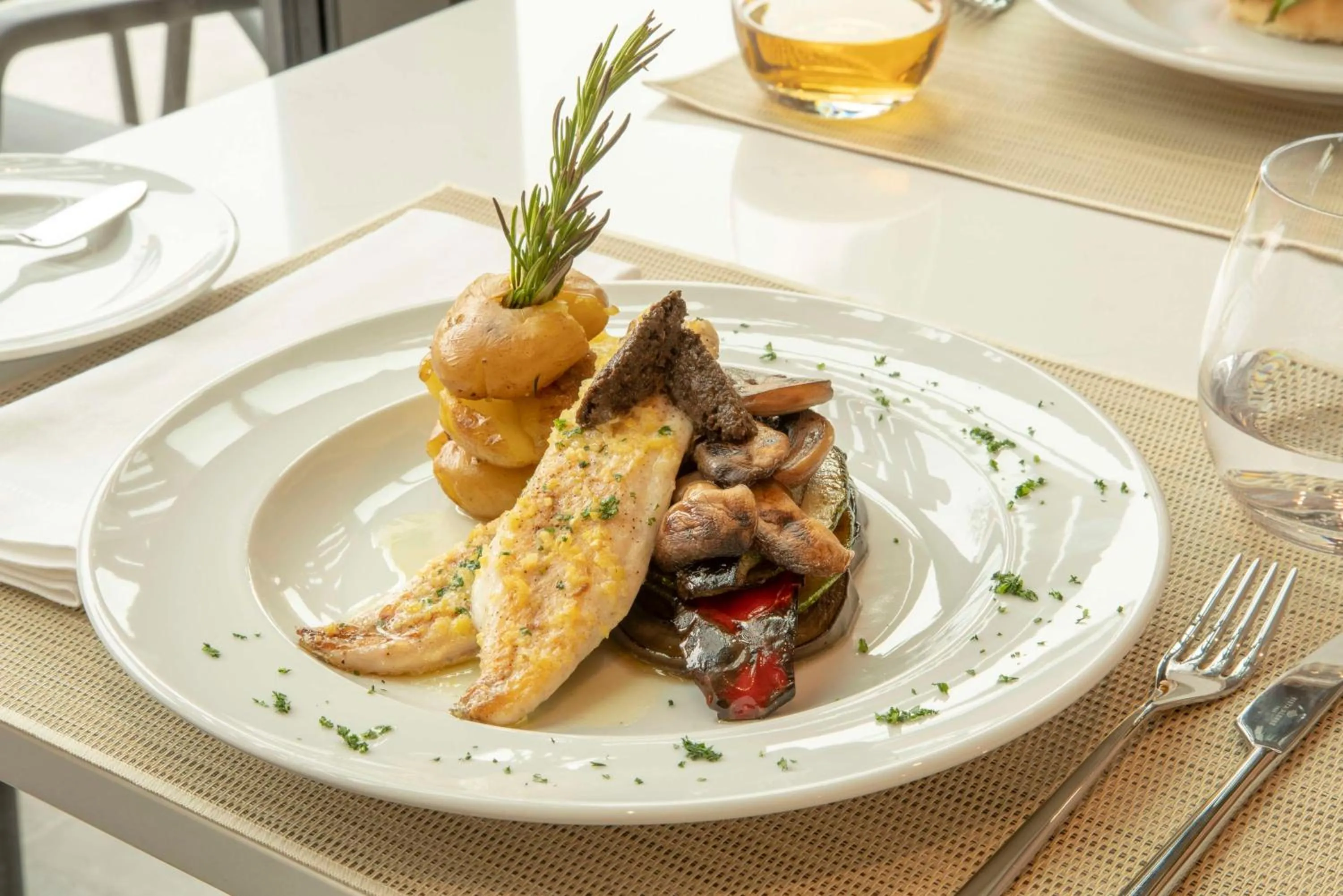 Food and drinks in NH Porto Jardim