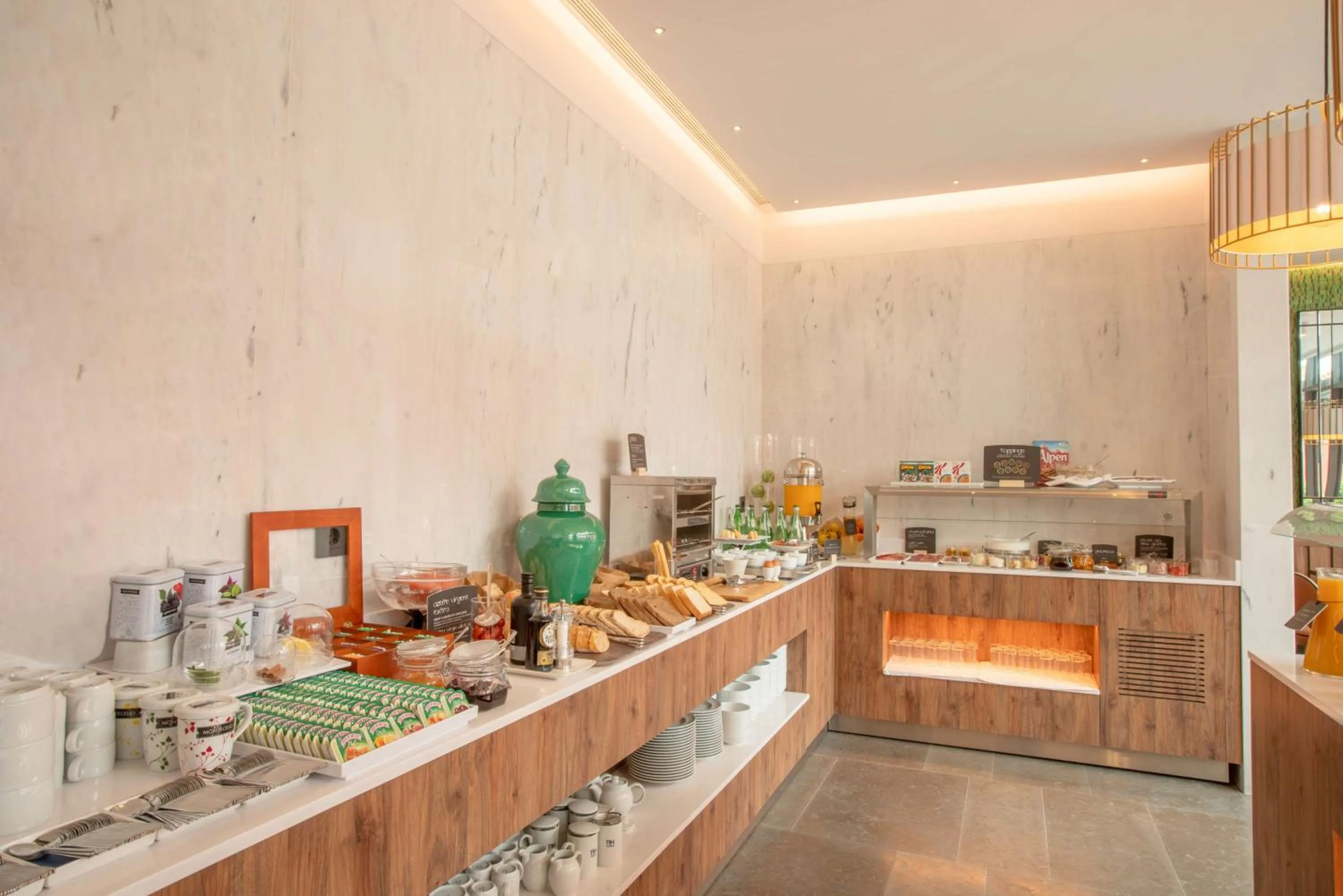 Breakfast in NH Porto Jardim