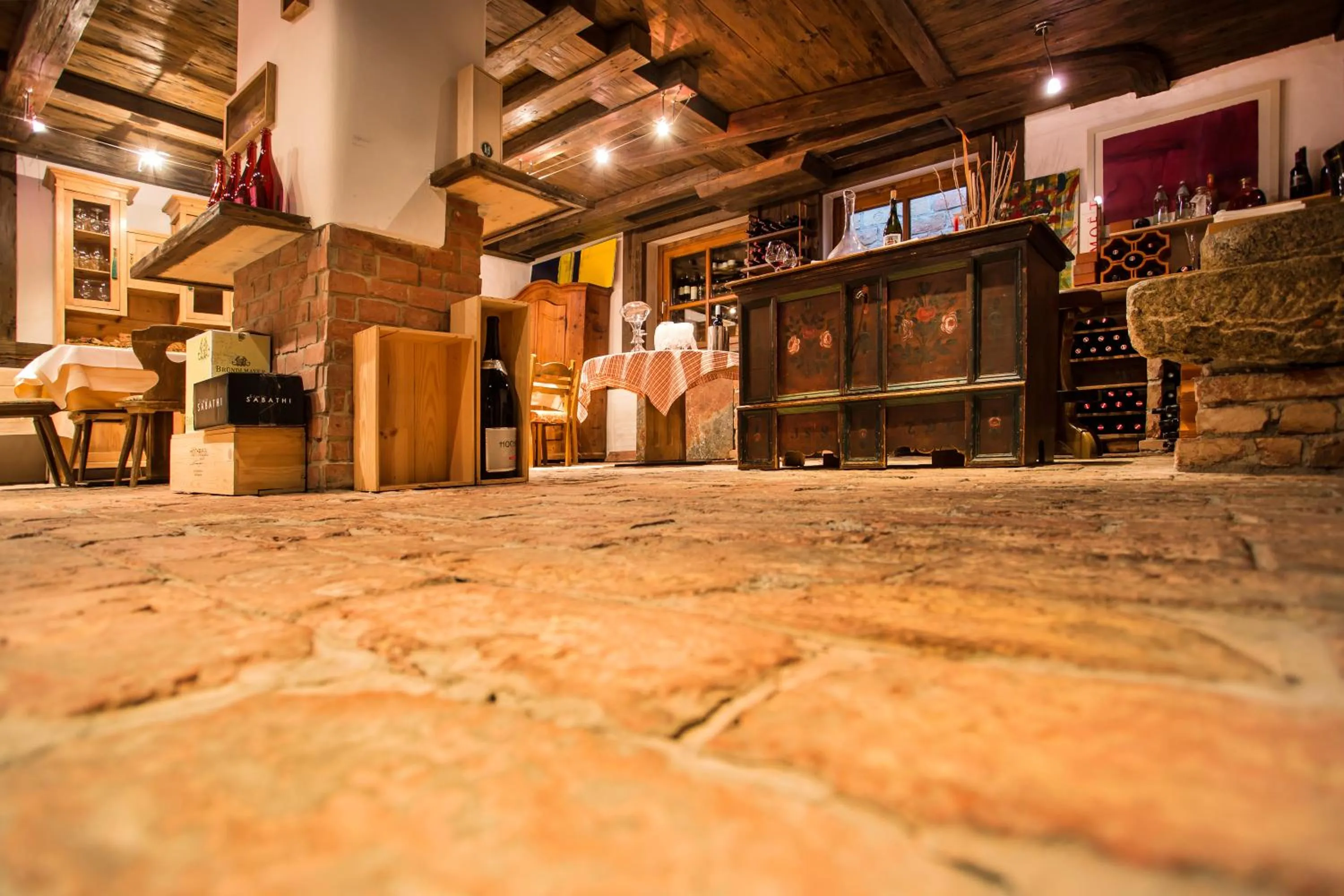 Restaurant/places to eat in Hotel & Art Kristiana