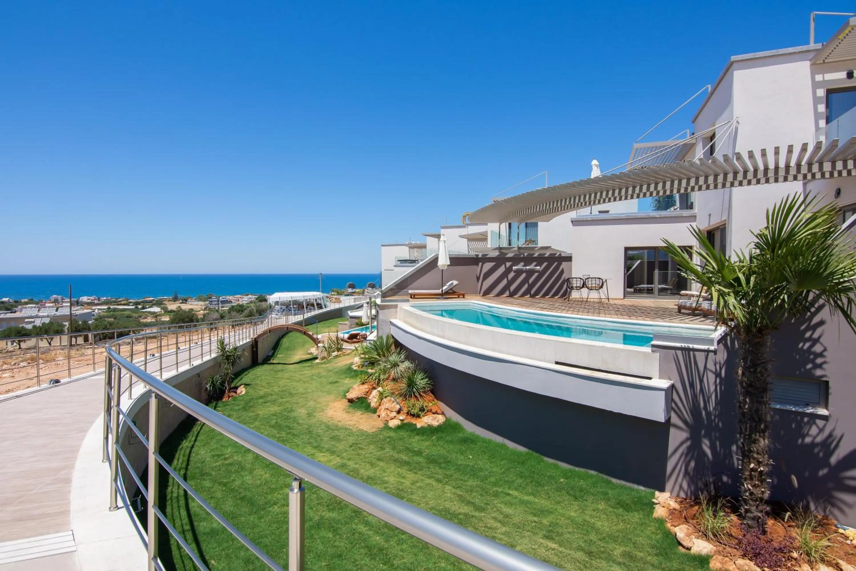 Pool view in Onira Suite Dreams