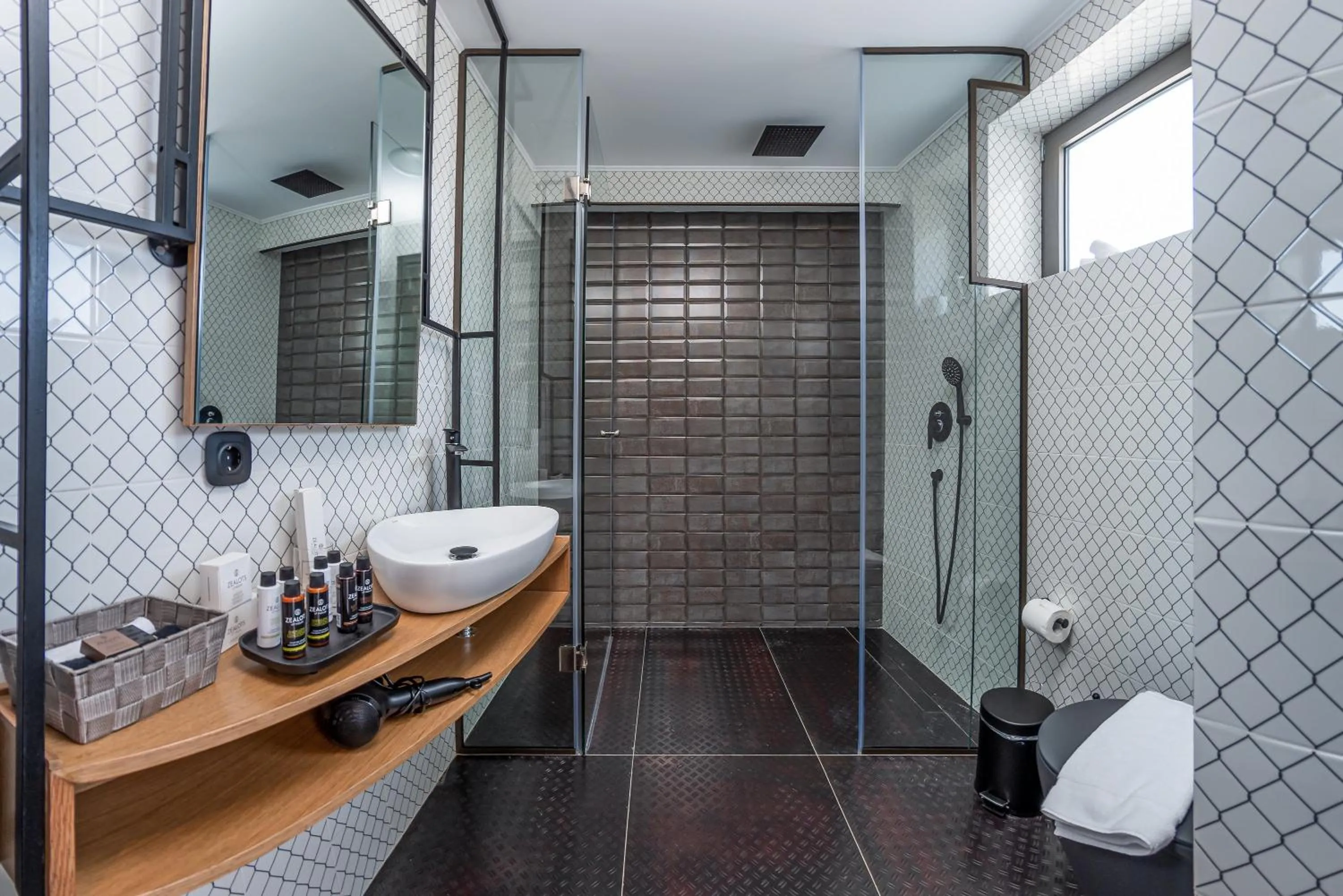 Bathroom in Onira Suite Dreams
