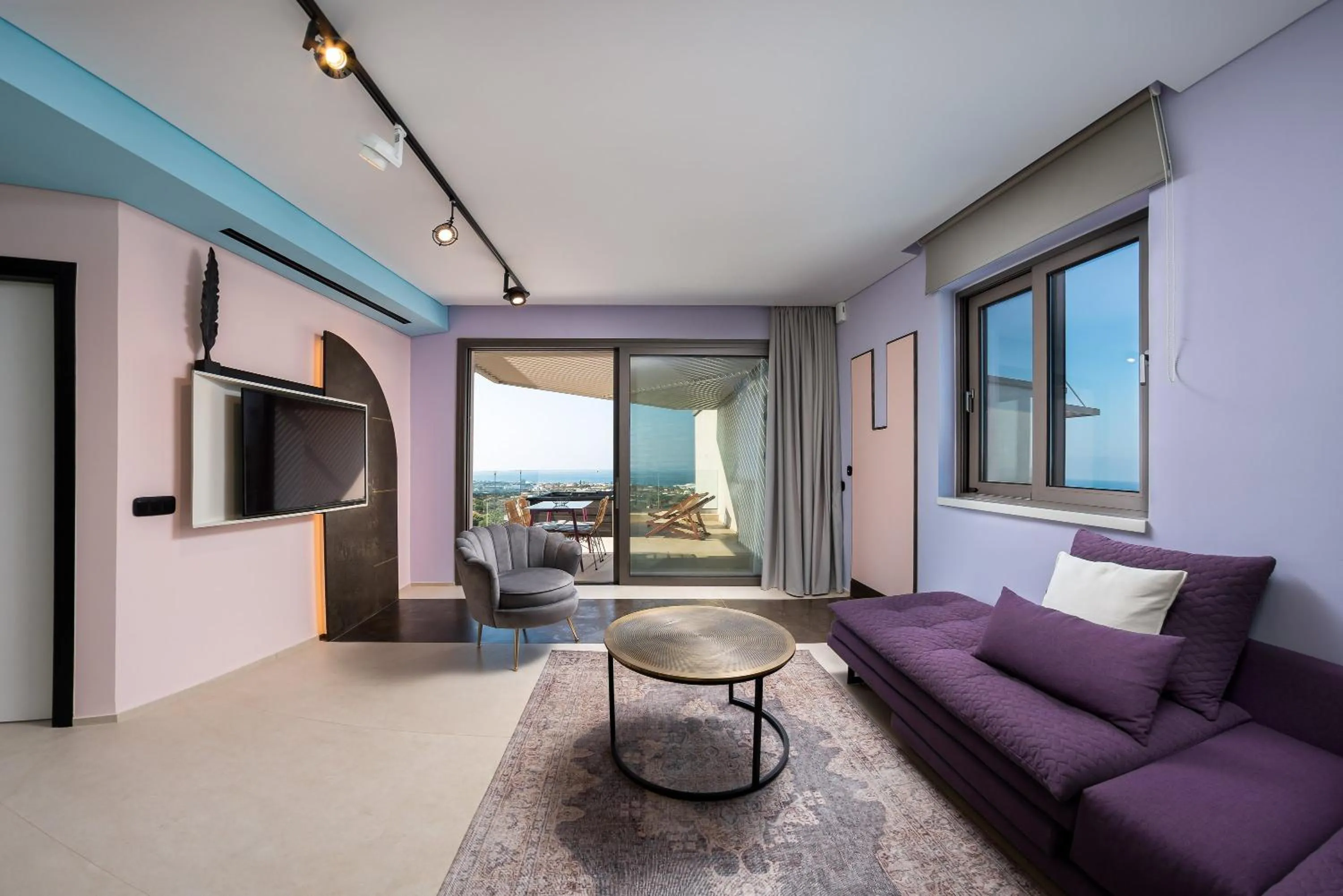 Seating area in Onira Suite Dreams