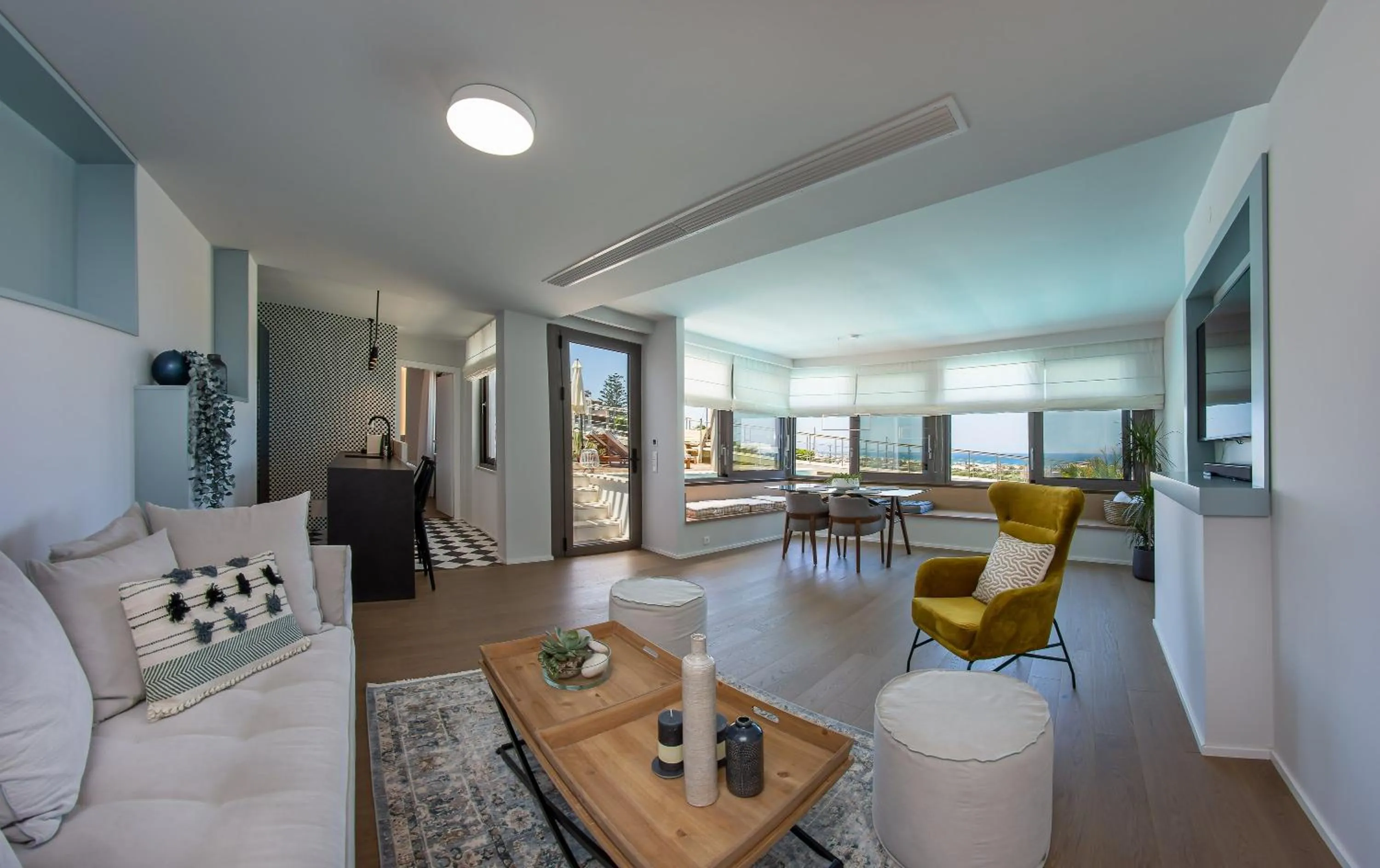 Dining area in Onira Suite Dreams