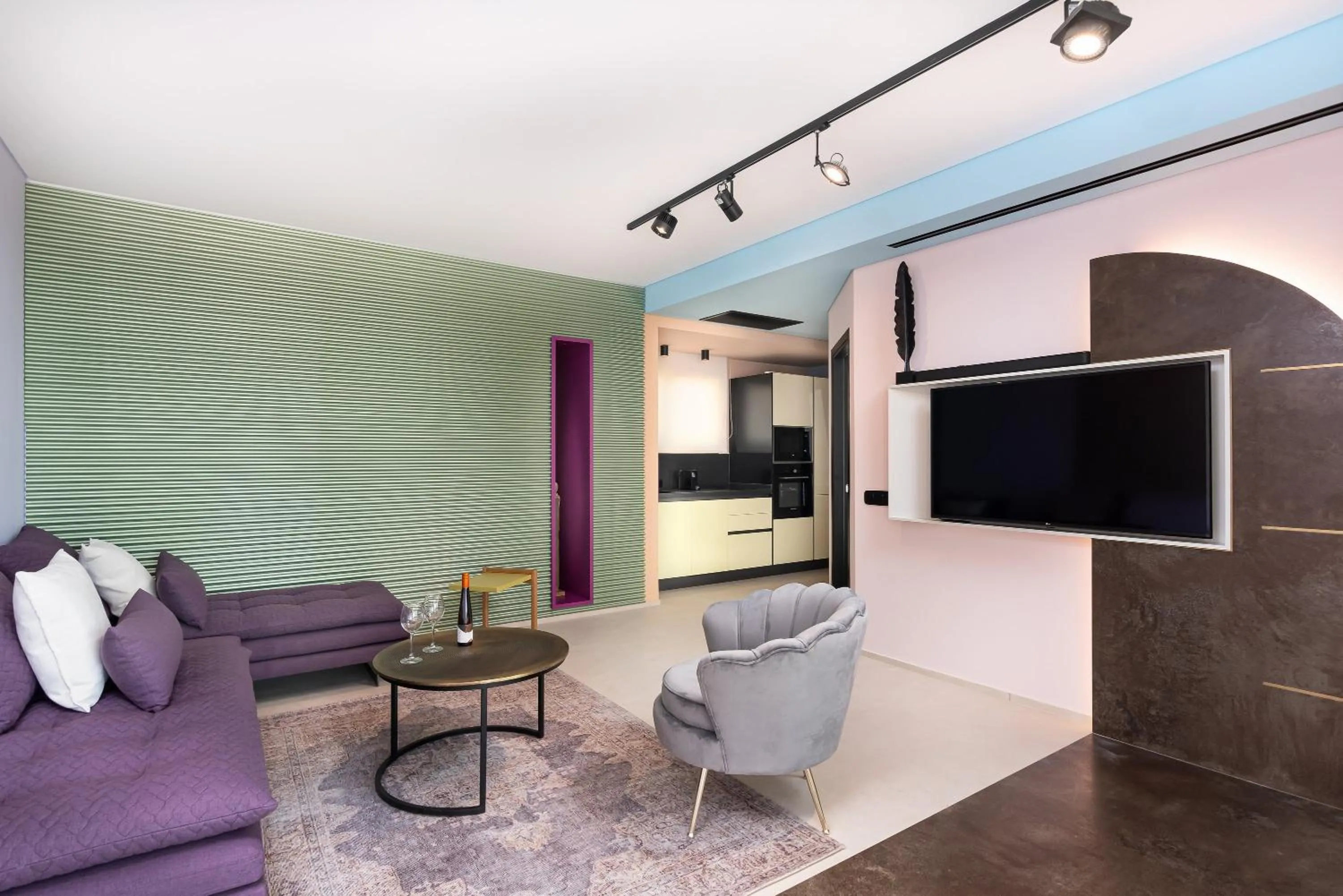 Seating area in Onira Suite Dreams