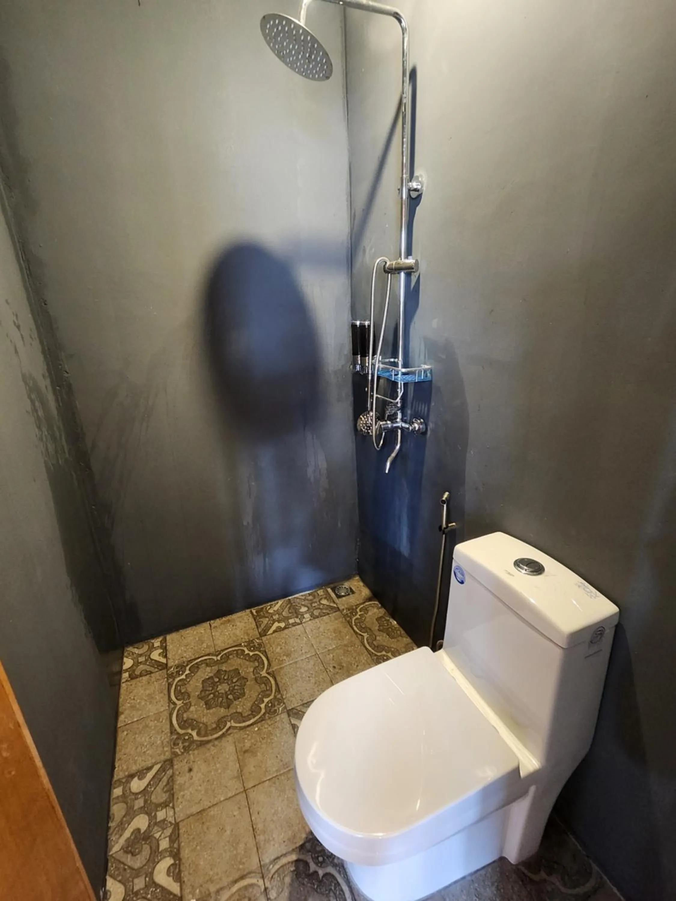 Shower in Dam Dam Place