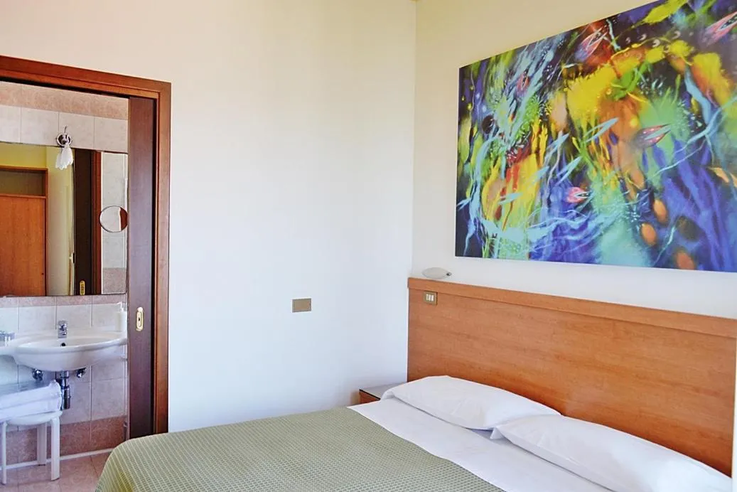 Photo of the whole room in Hotel Cristina