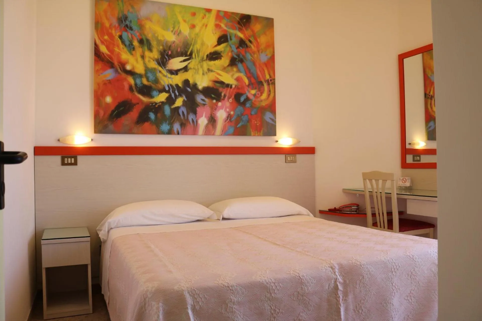 Photo of the whole room in Hotel Cristina