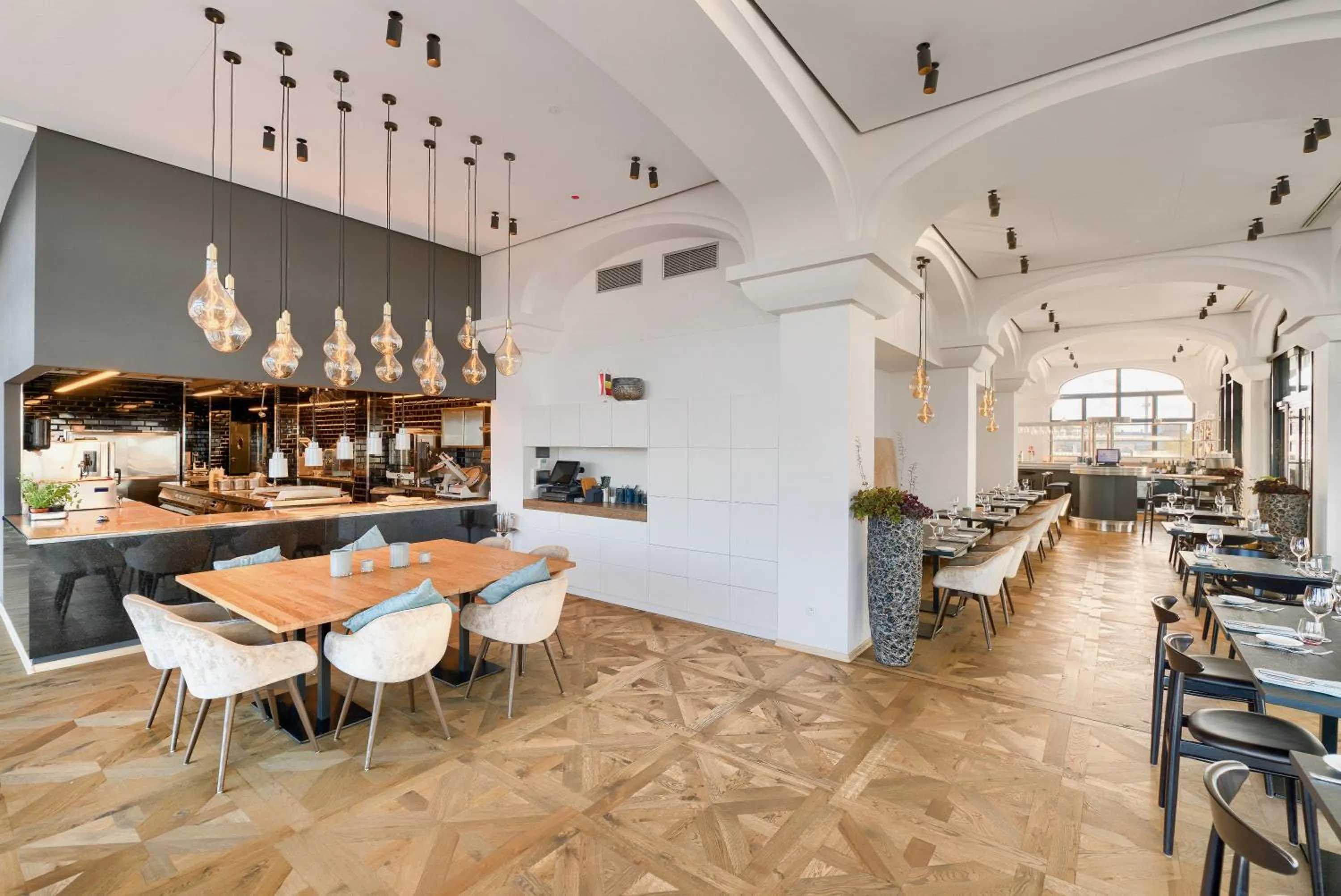 Restaurant/places to eat in Marina Royale Darłowo - Apartamenty Ultra Mar nad morzem