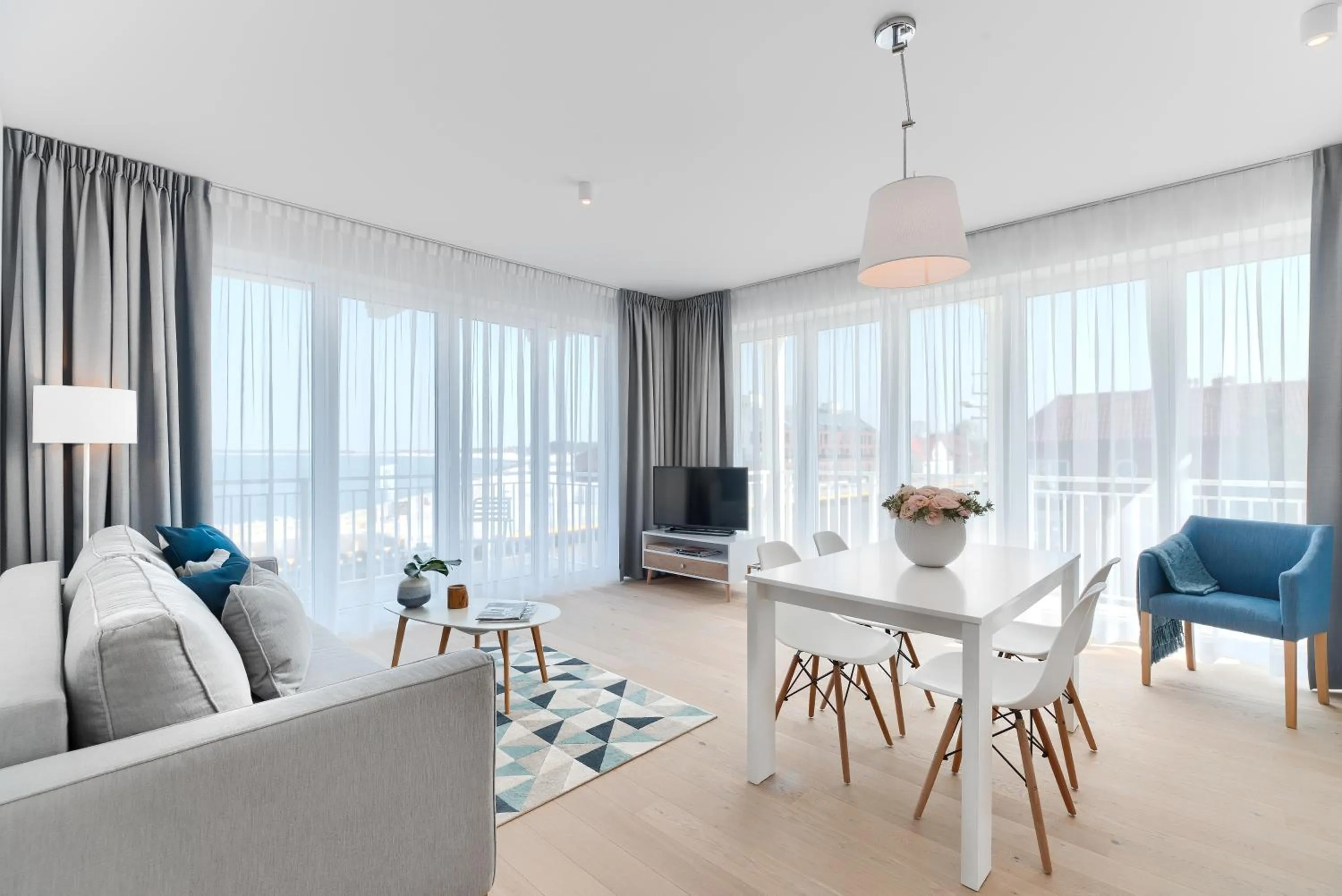 Communal lounge/ TV room in Marina Royale Darłowo - Apartamenty Ultra Mar nad morzem