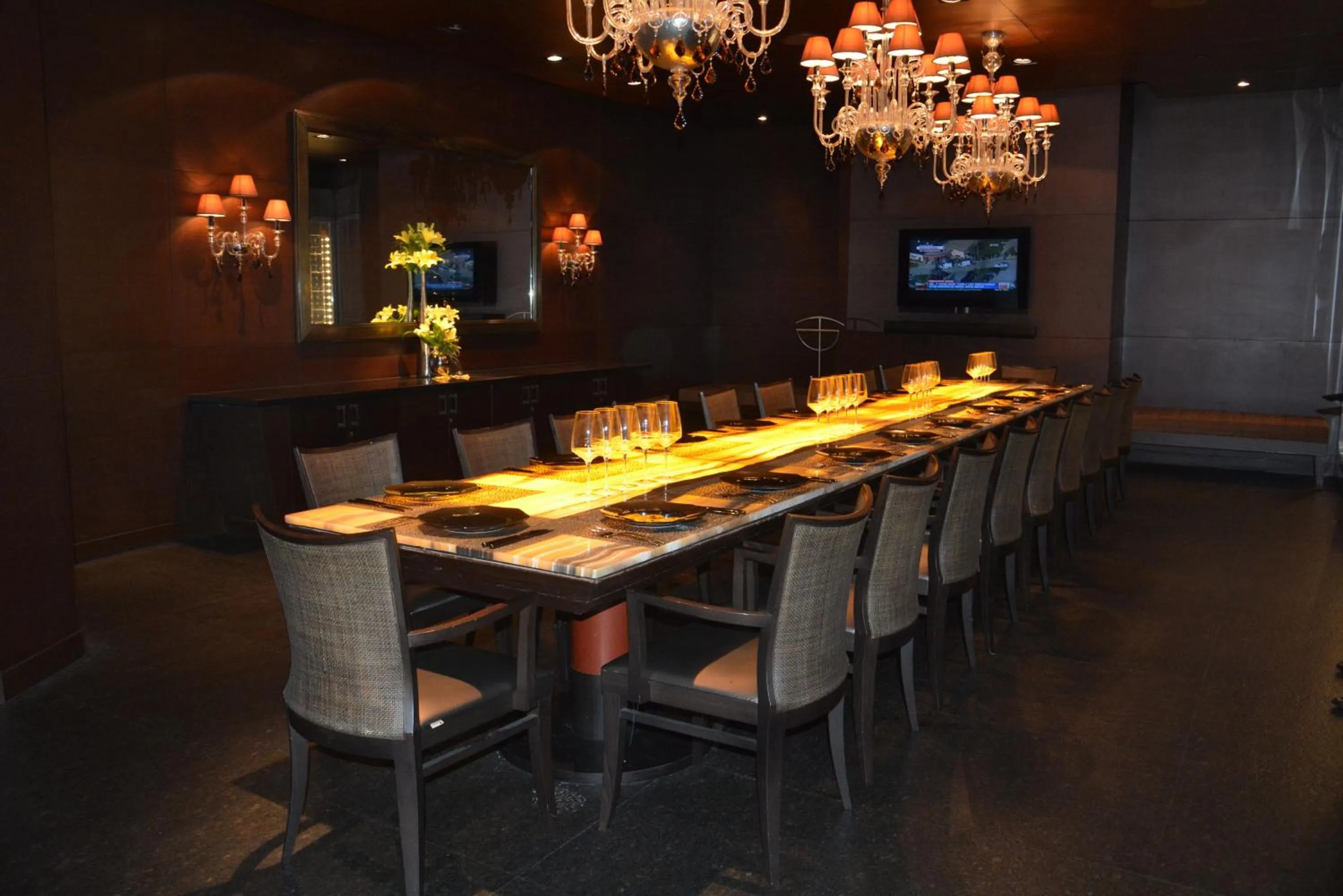 Restaurant/places to eat in Le Meridien New Delhi