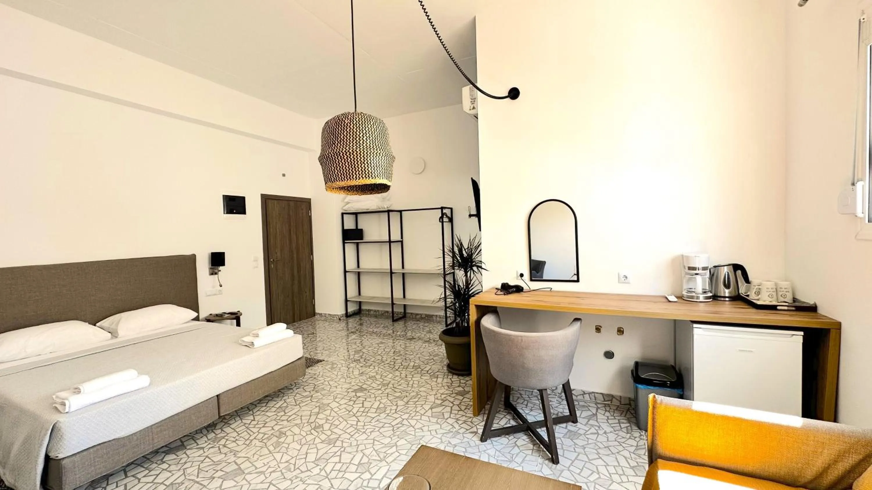 Bed in Falirala Central