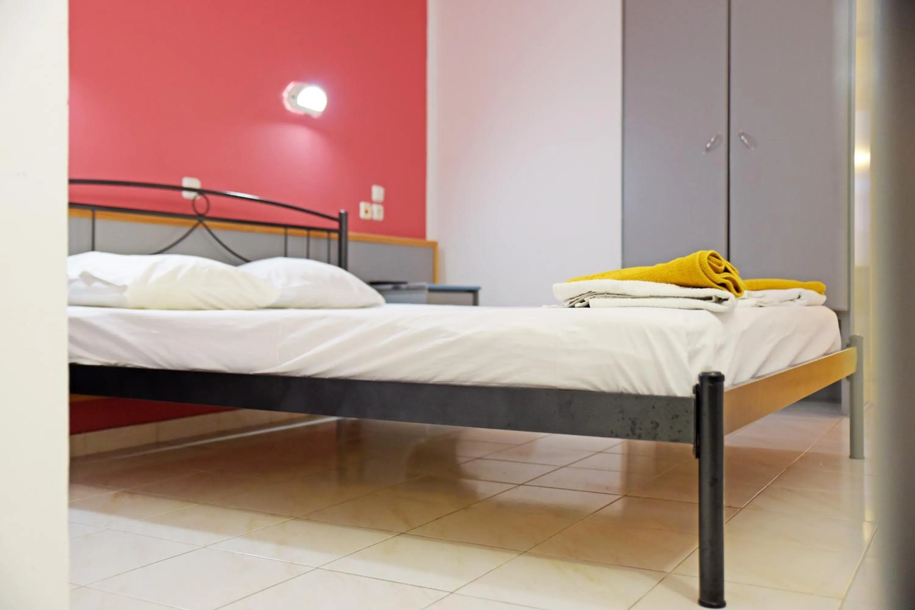 Bed in Falirala Central