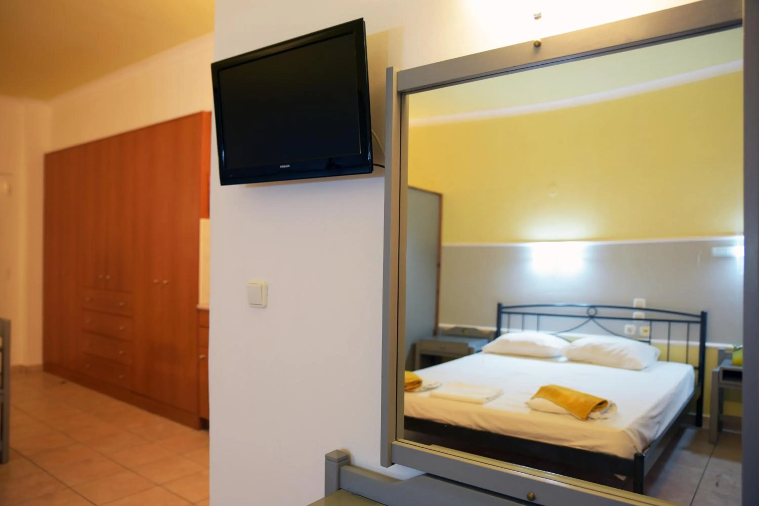 TV and multimedia, Bed in Falirala Central