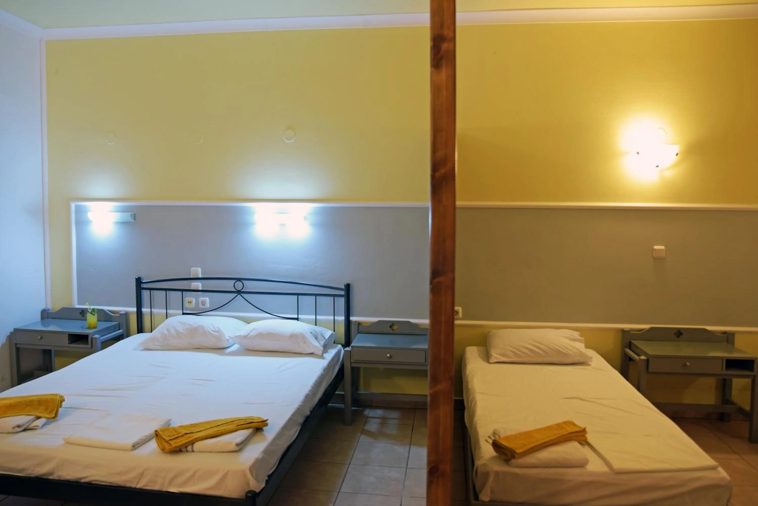 Photo of the whole room, Bed in Falirala Central