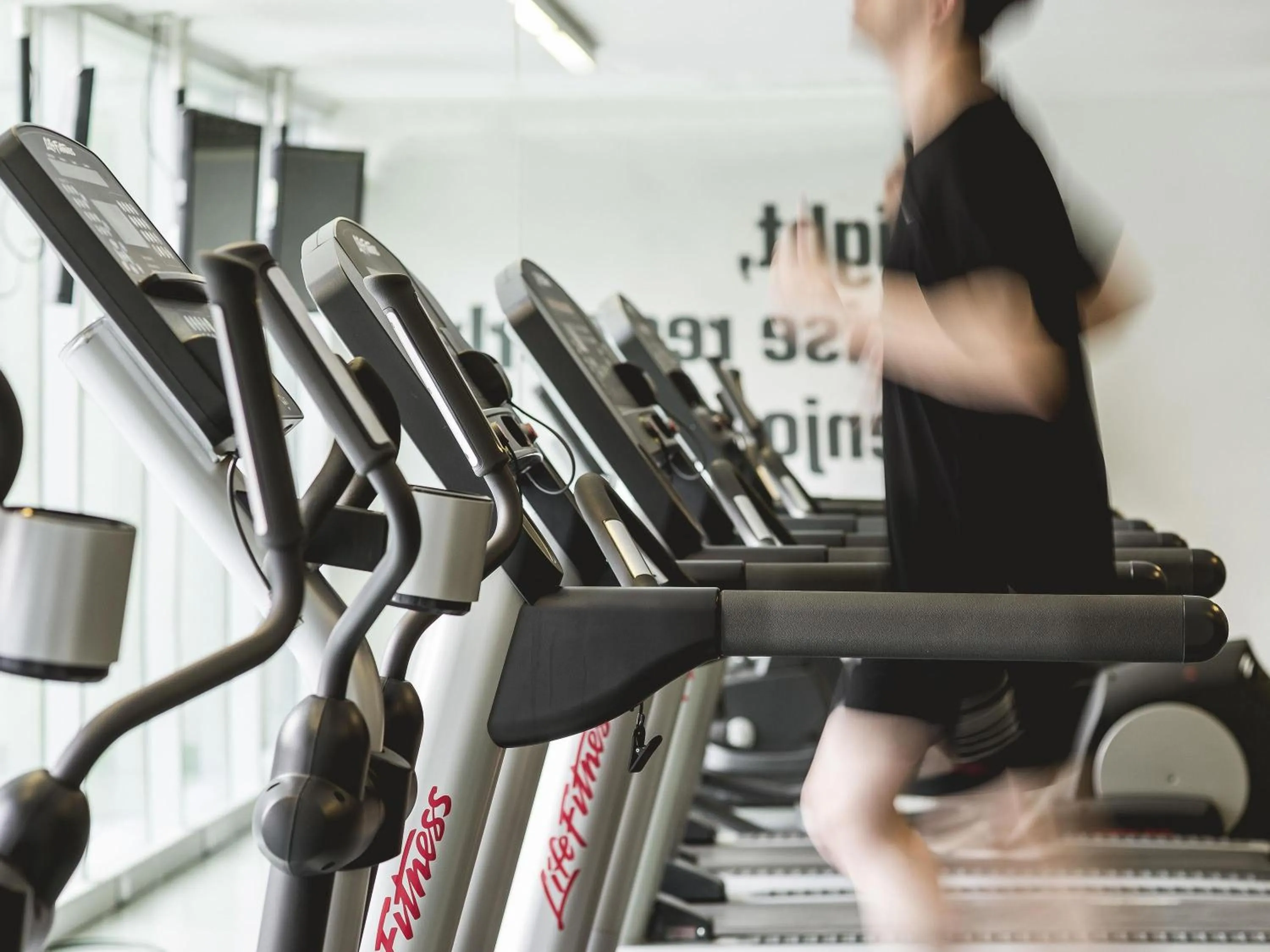 Fitness centre/facilities in Pullman Santiago Vitacura