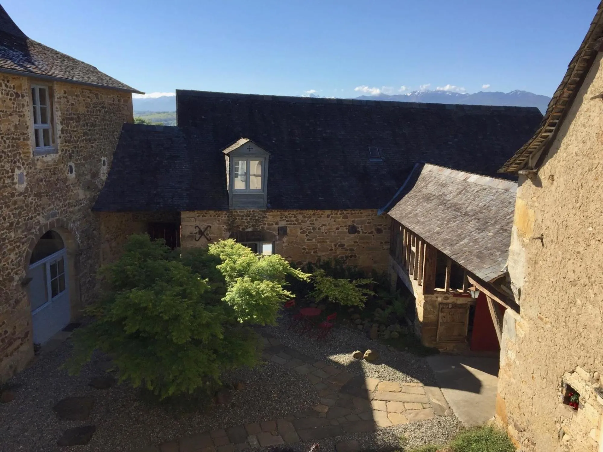 Inner courtyard view in Maison D'Orride