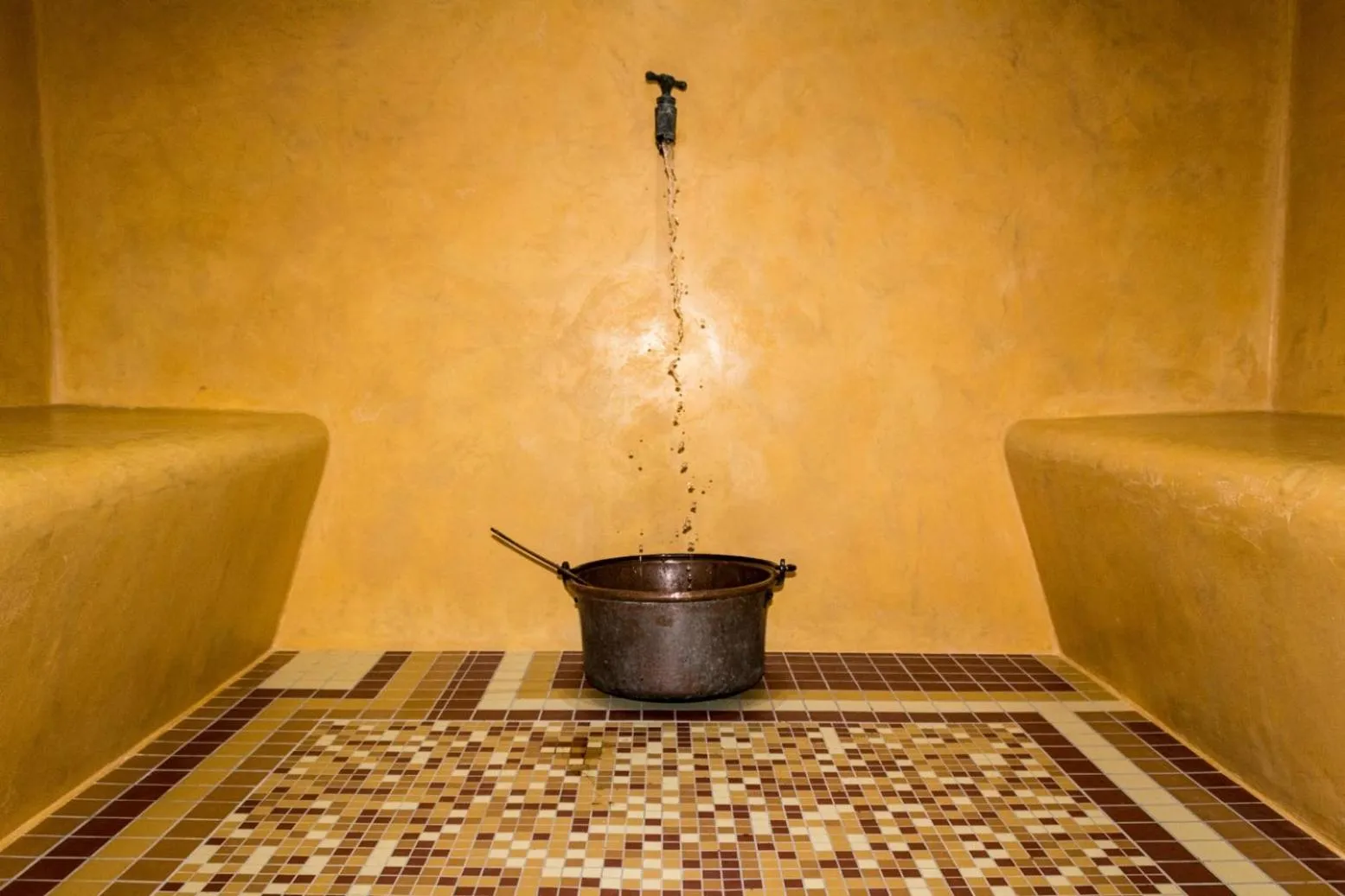 Steam room in Maison D'Orride