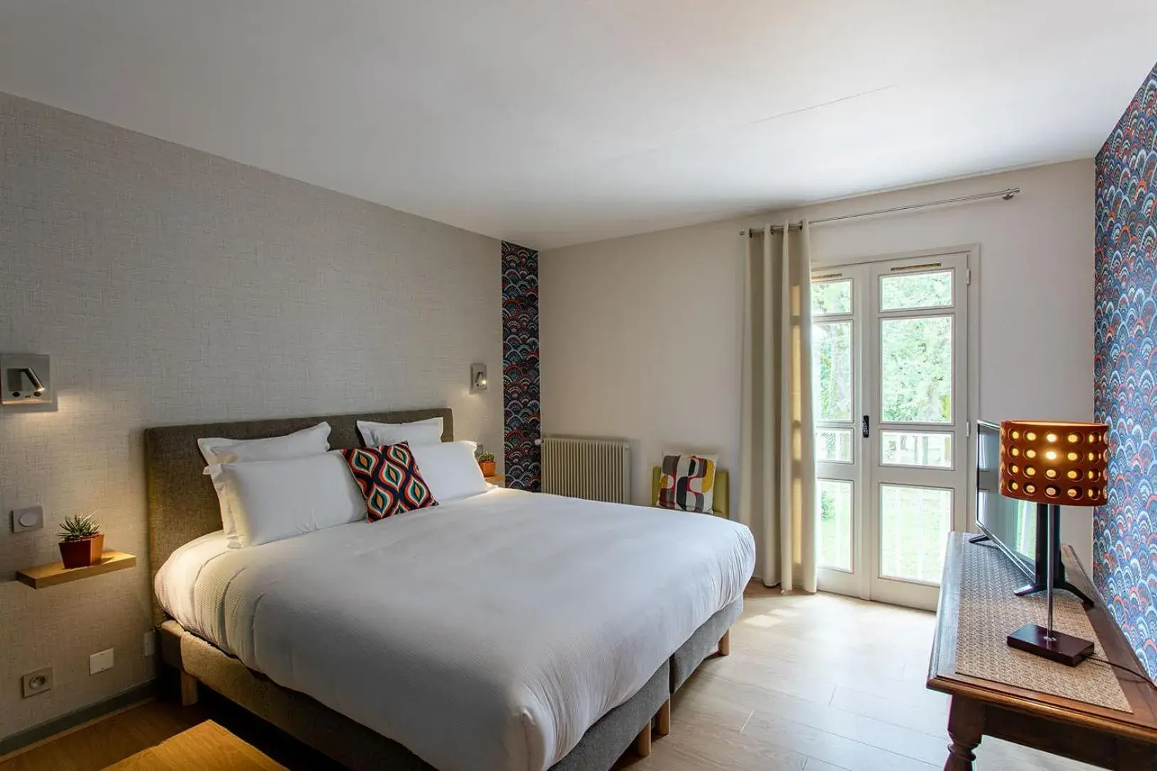 Budget Double Room in Hôtel Restaurant Gastronomique La Huchette Budget Double Room in Hôtel Restaurant Gastronomique La Huchette