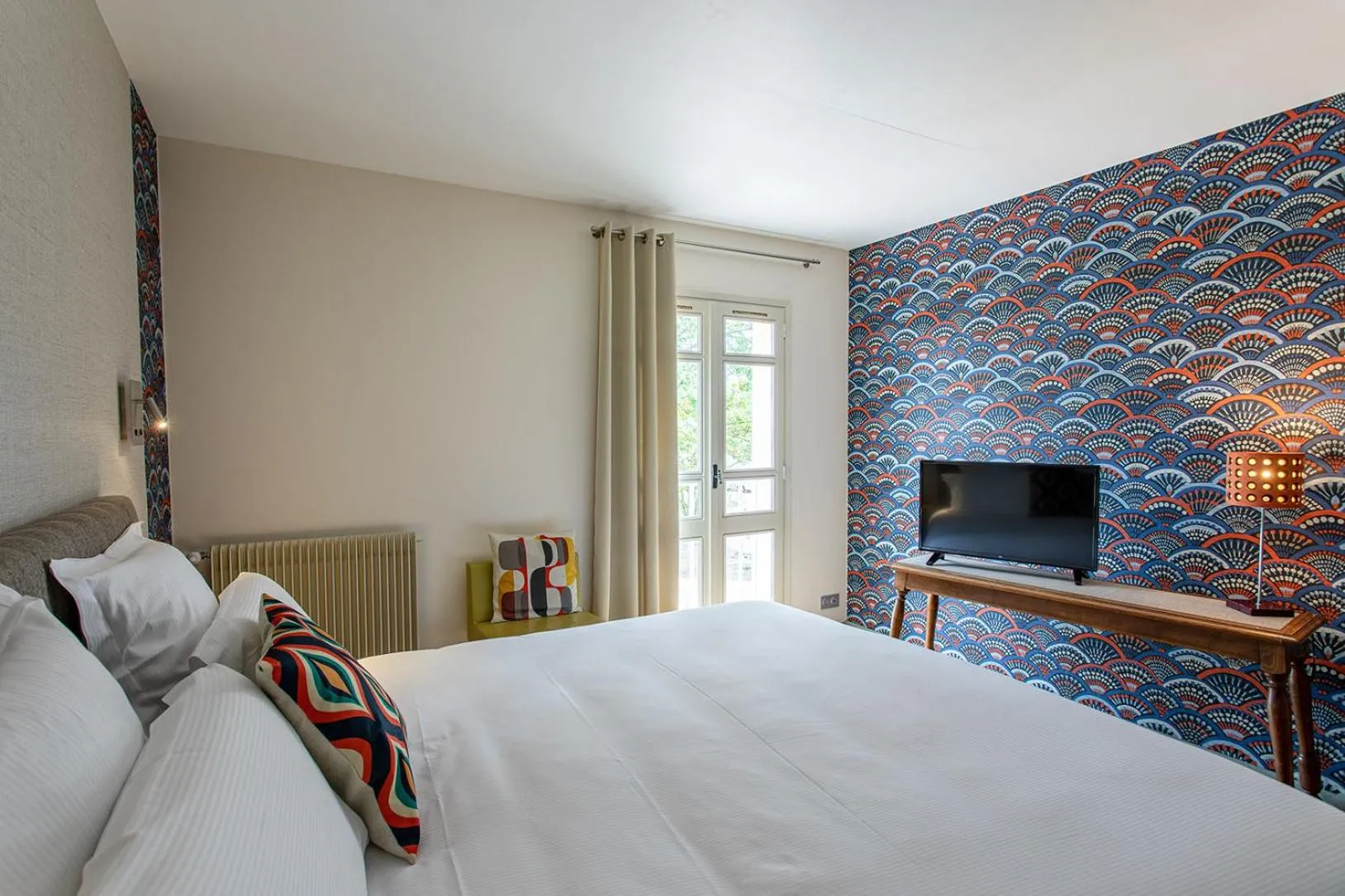 Bed in Hôtel Restaurant Gastronomique La Huchette