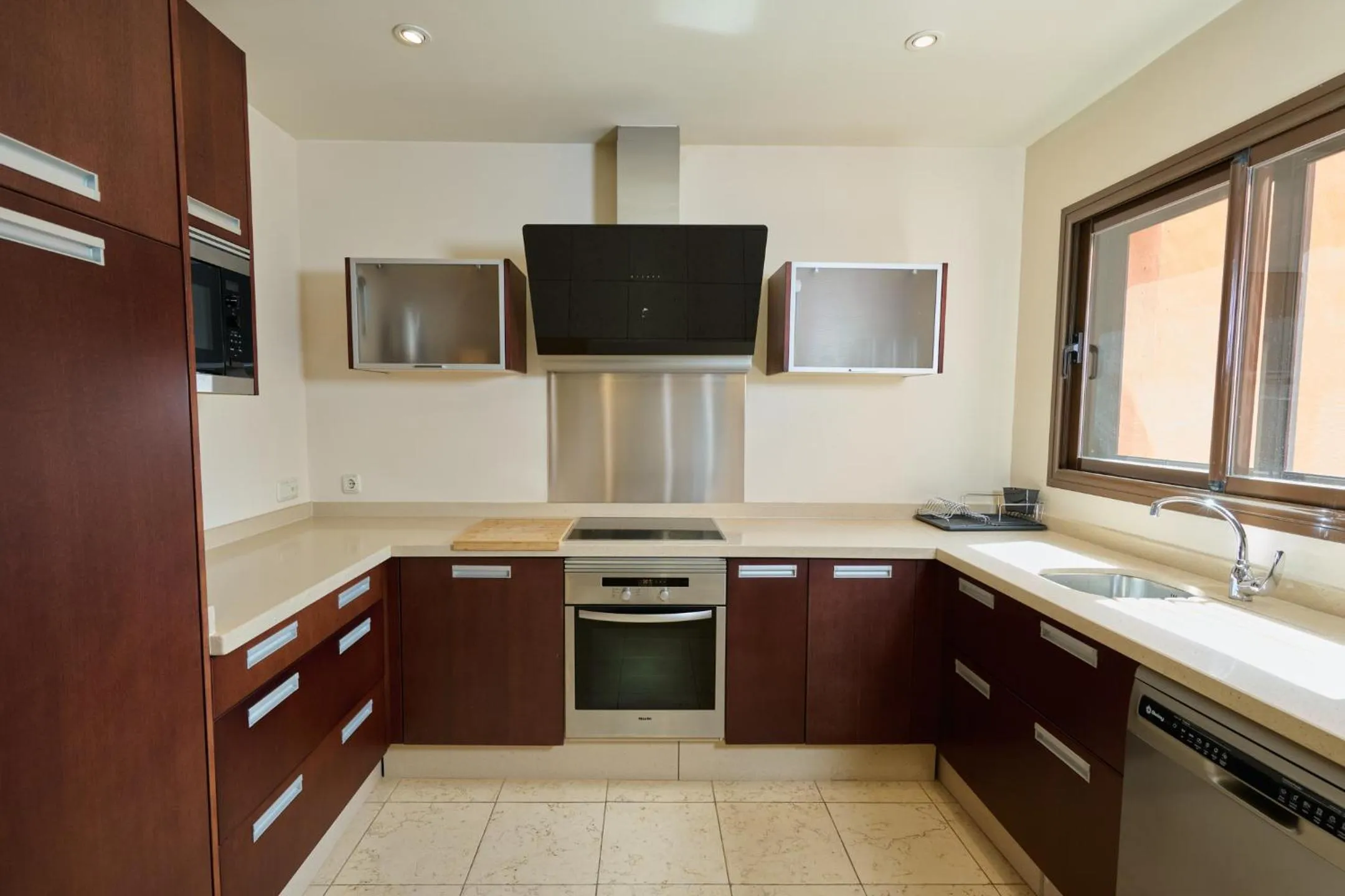 kitchen in Aparthotel Novo Resort