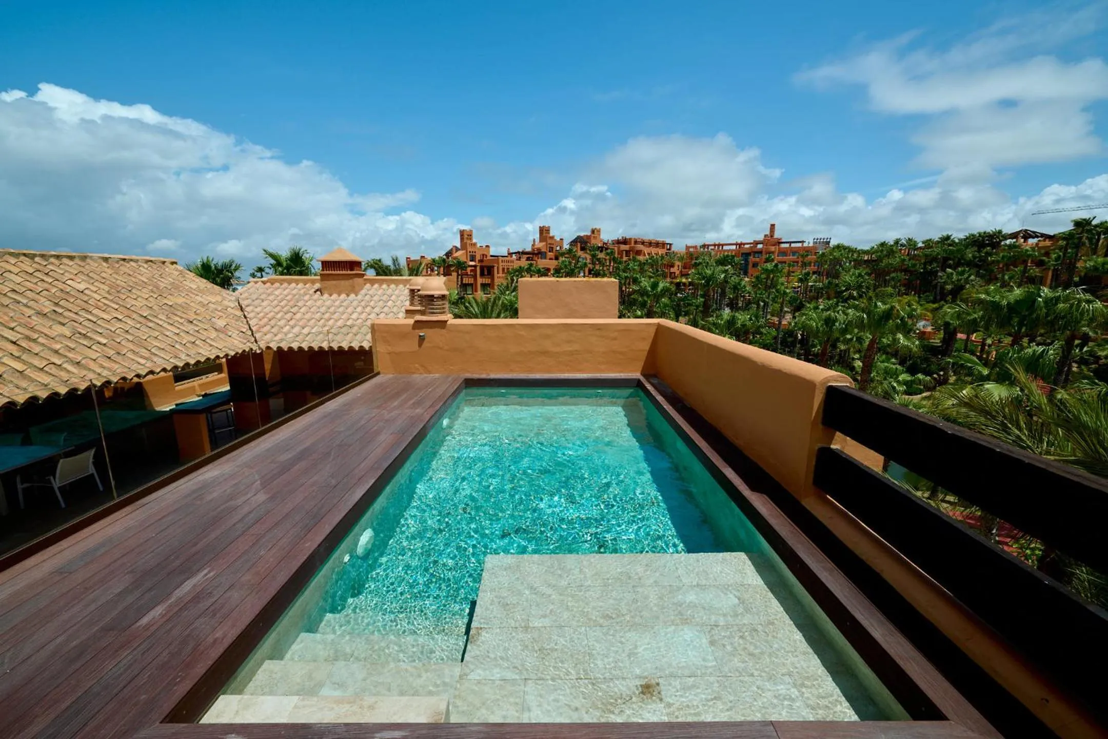 Swimming pool in Aparthotel Novo Resort