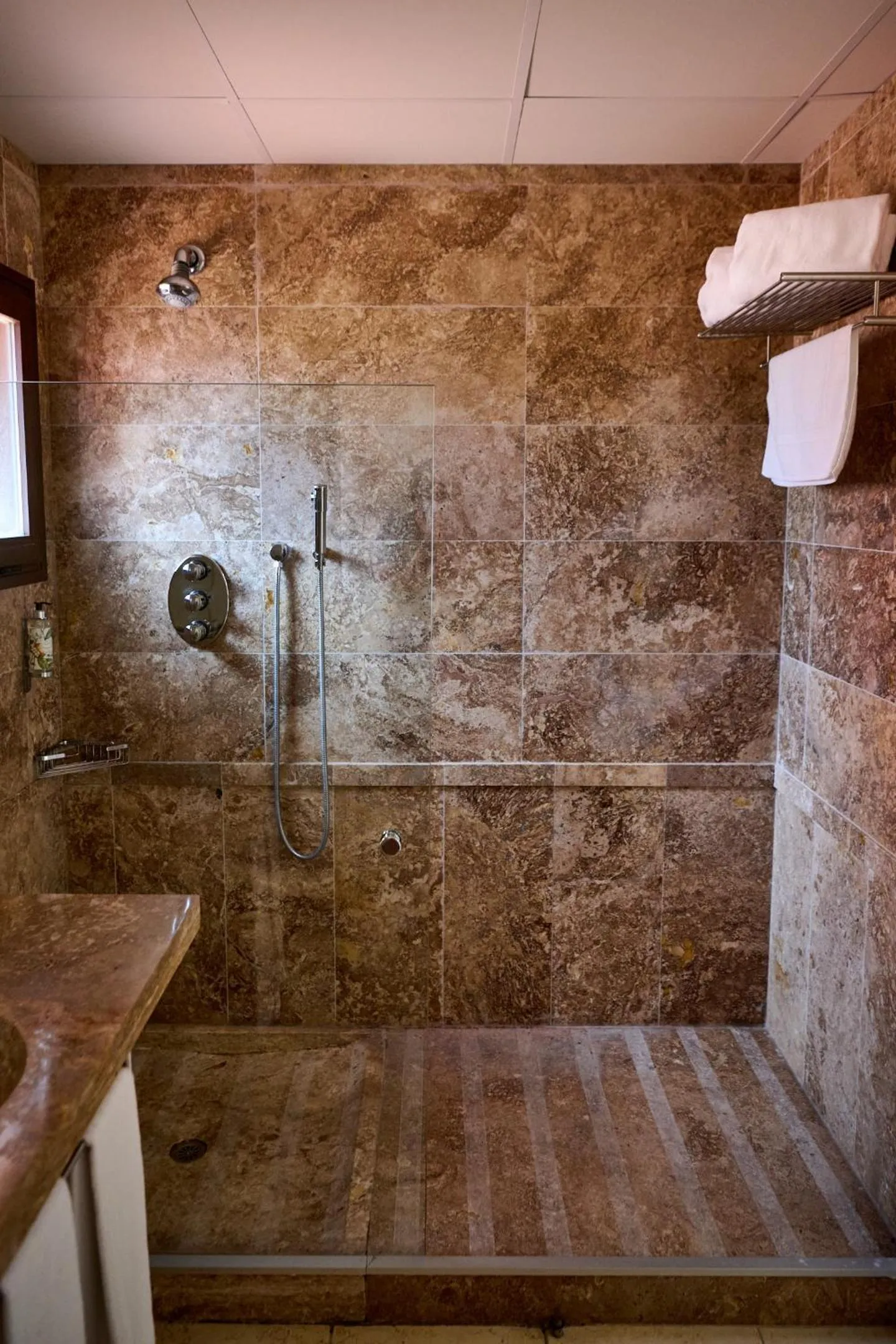 Bathroom in Aparthotel Novo Resort