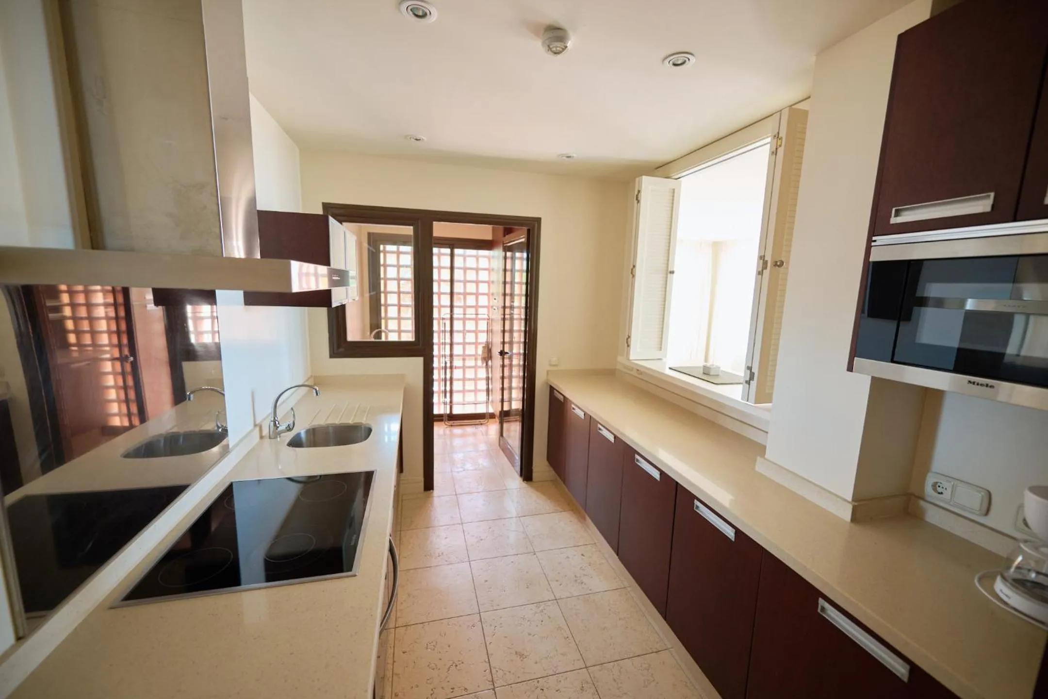 kitchen in Aparthotel Novo Resort