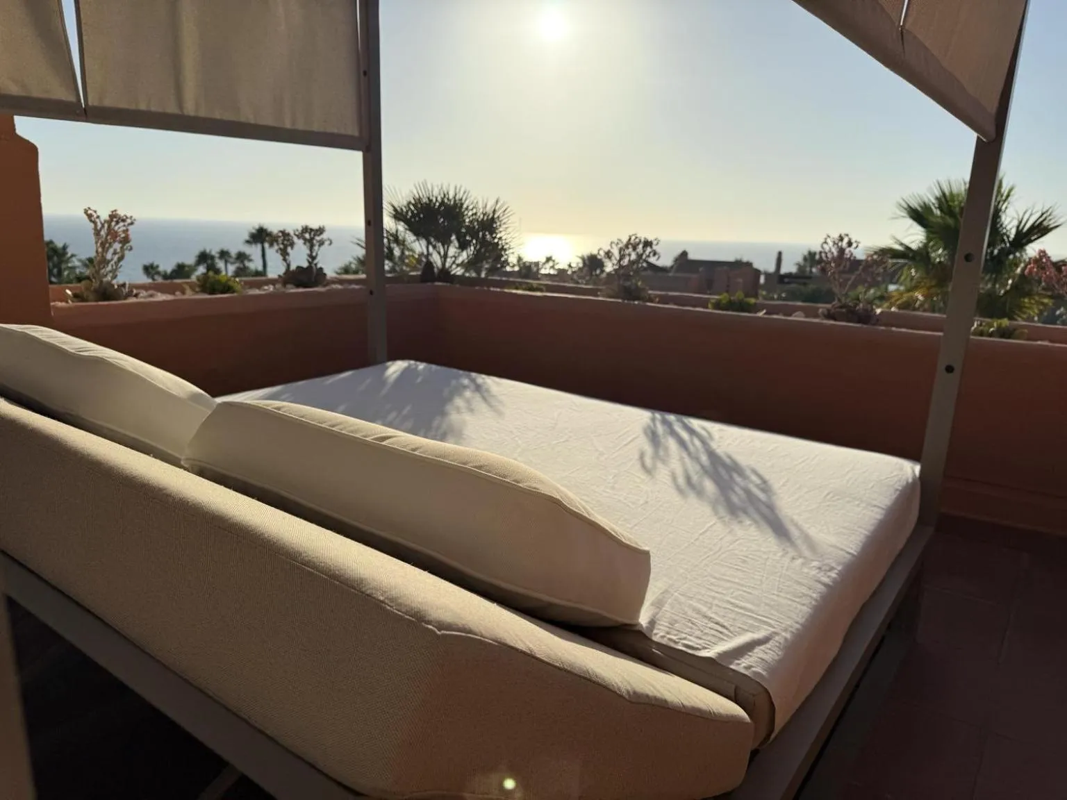 Balcony/Terrace, Bed in Aparthotel Novo Resort