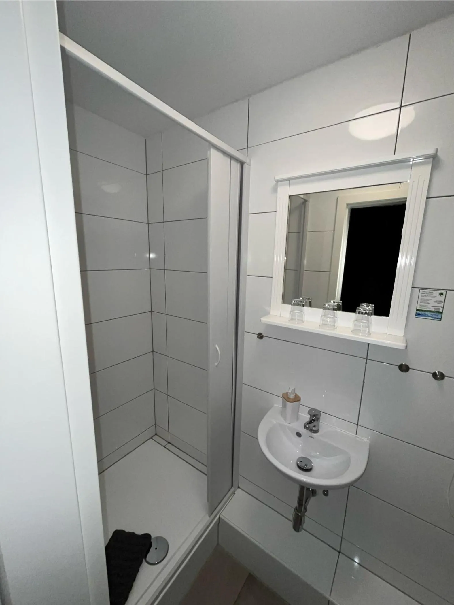 Shower in Checkinn Hotel