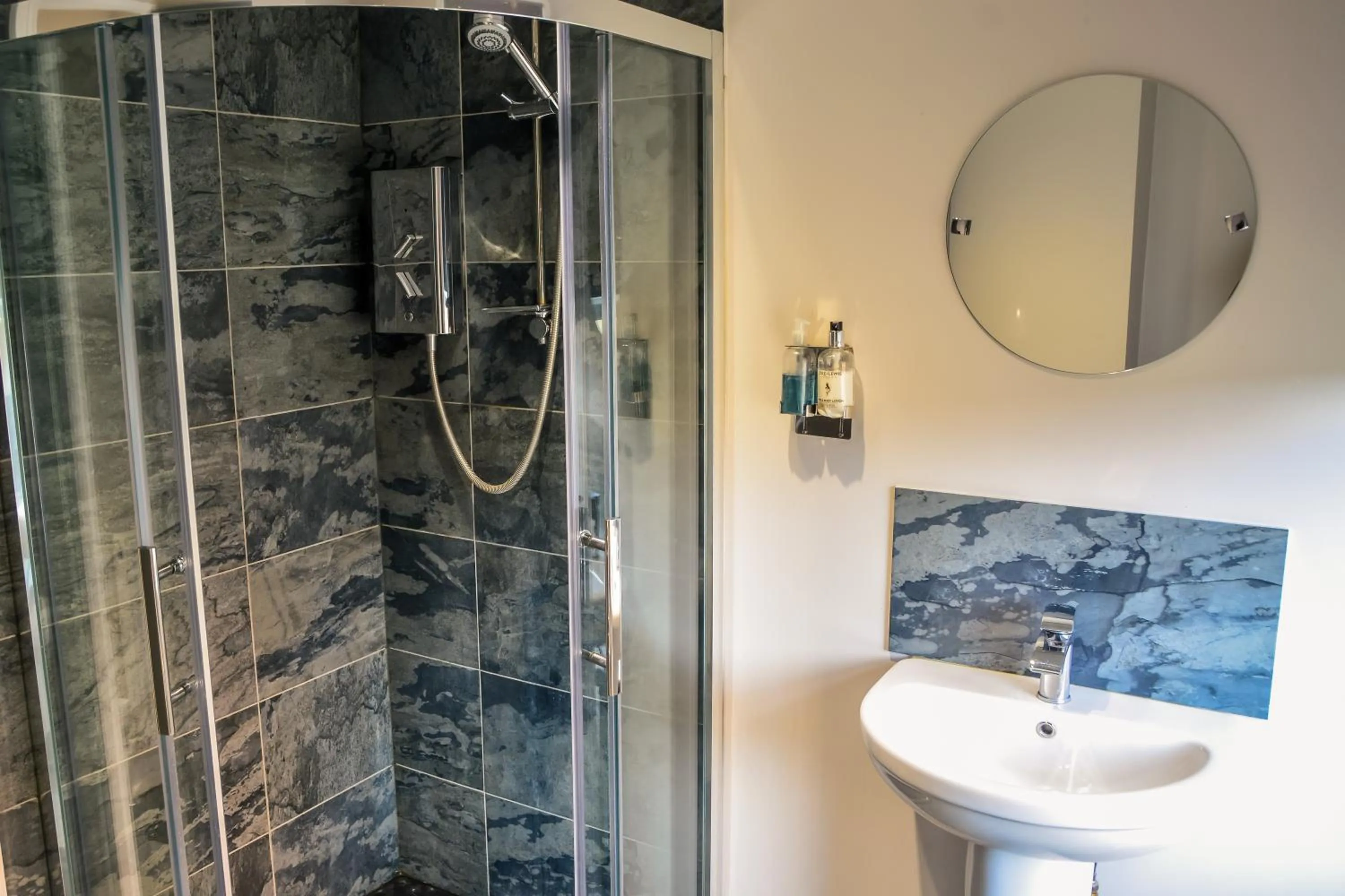 Bathroom in Arches Guest House