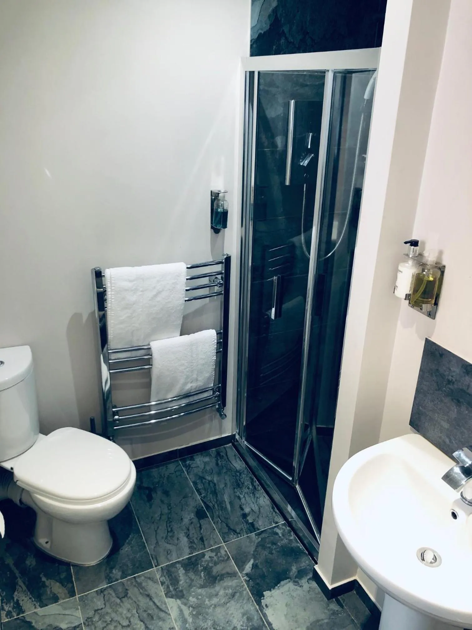 Bathroom in Arches Guest House