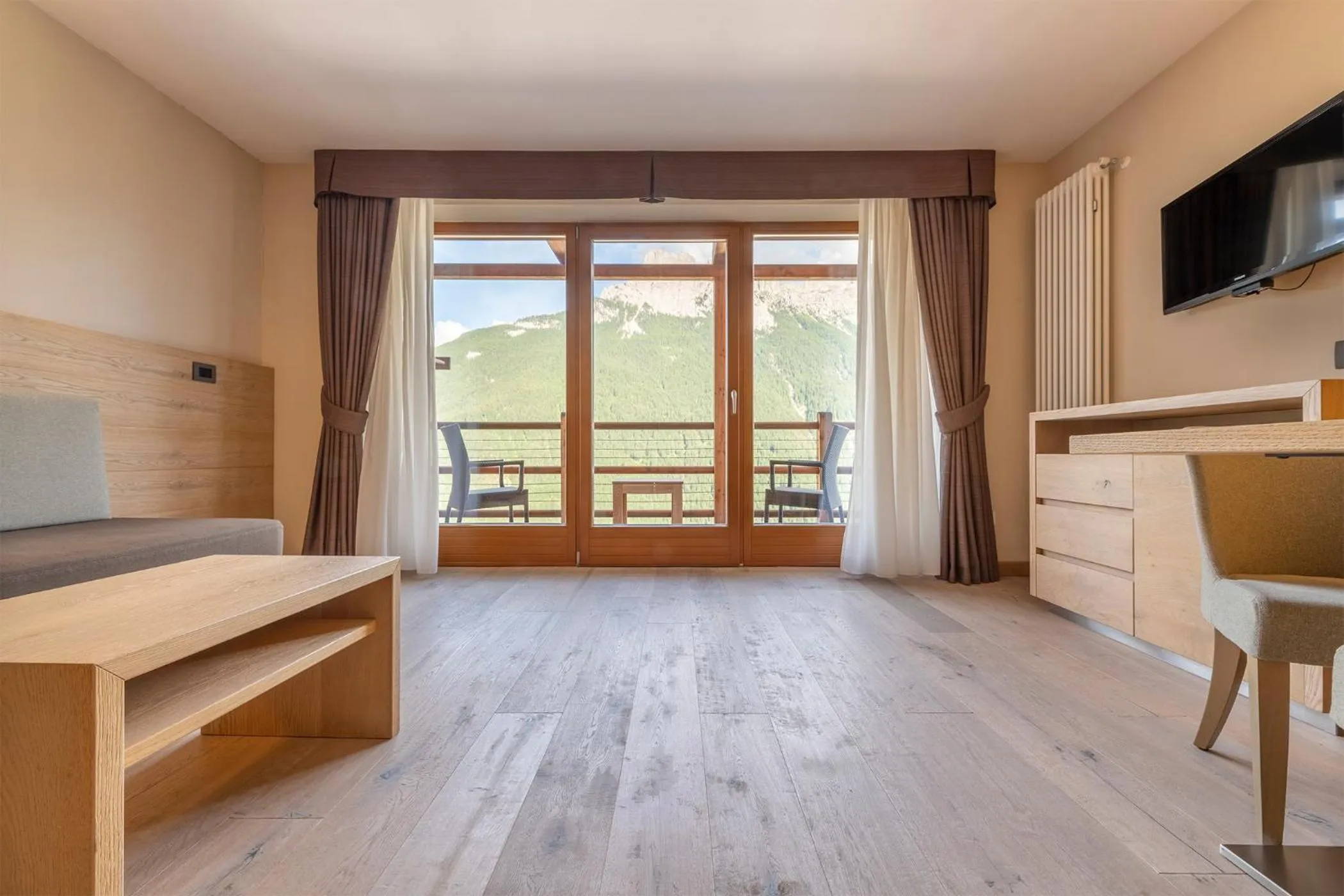 View (from property/room), Bed in Design & Suite Hotel Ciarnadoi