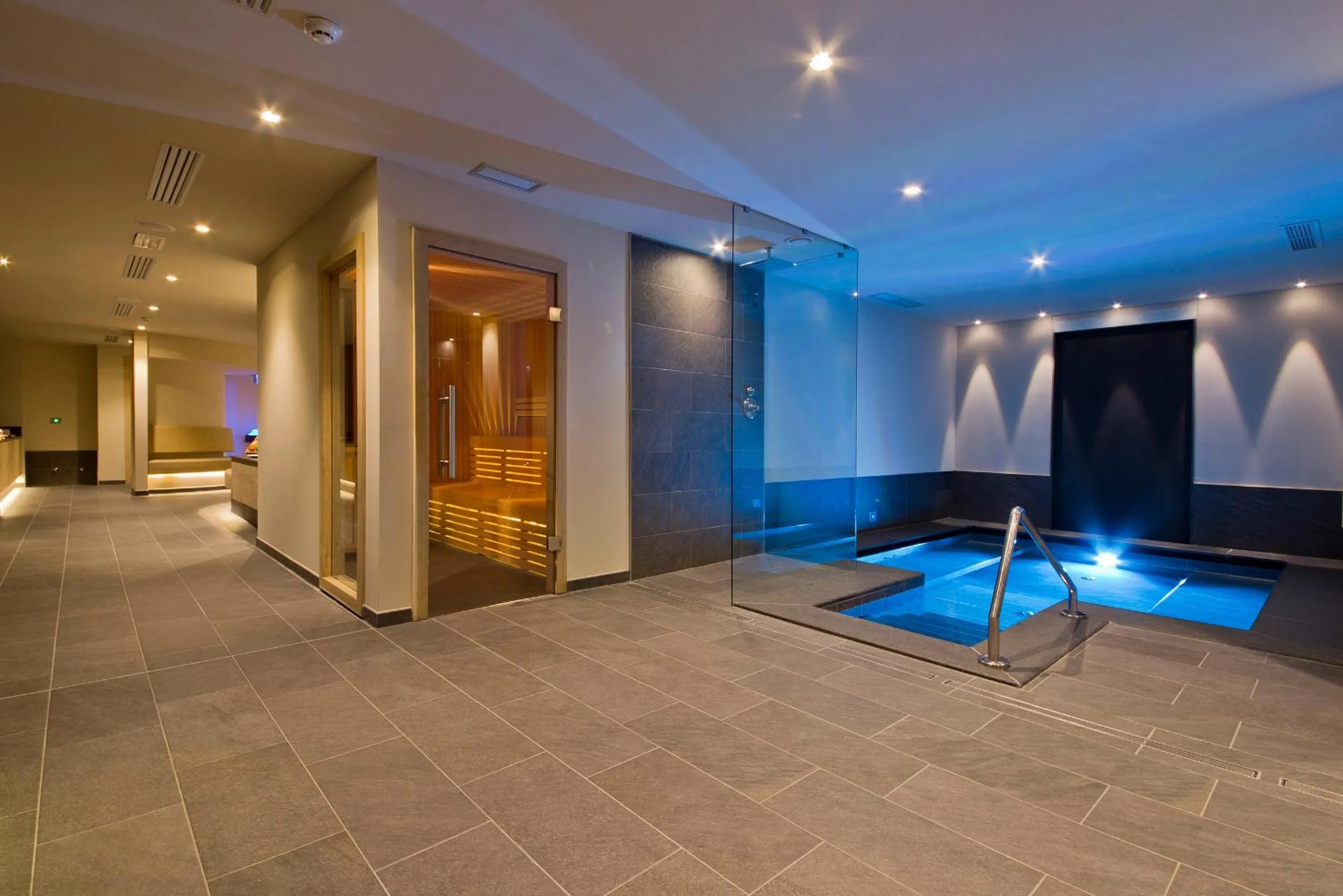 Spa and wellness centre/facilities in Design & Suite Hotel Ciarnadoi