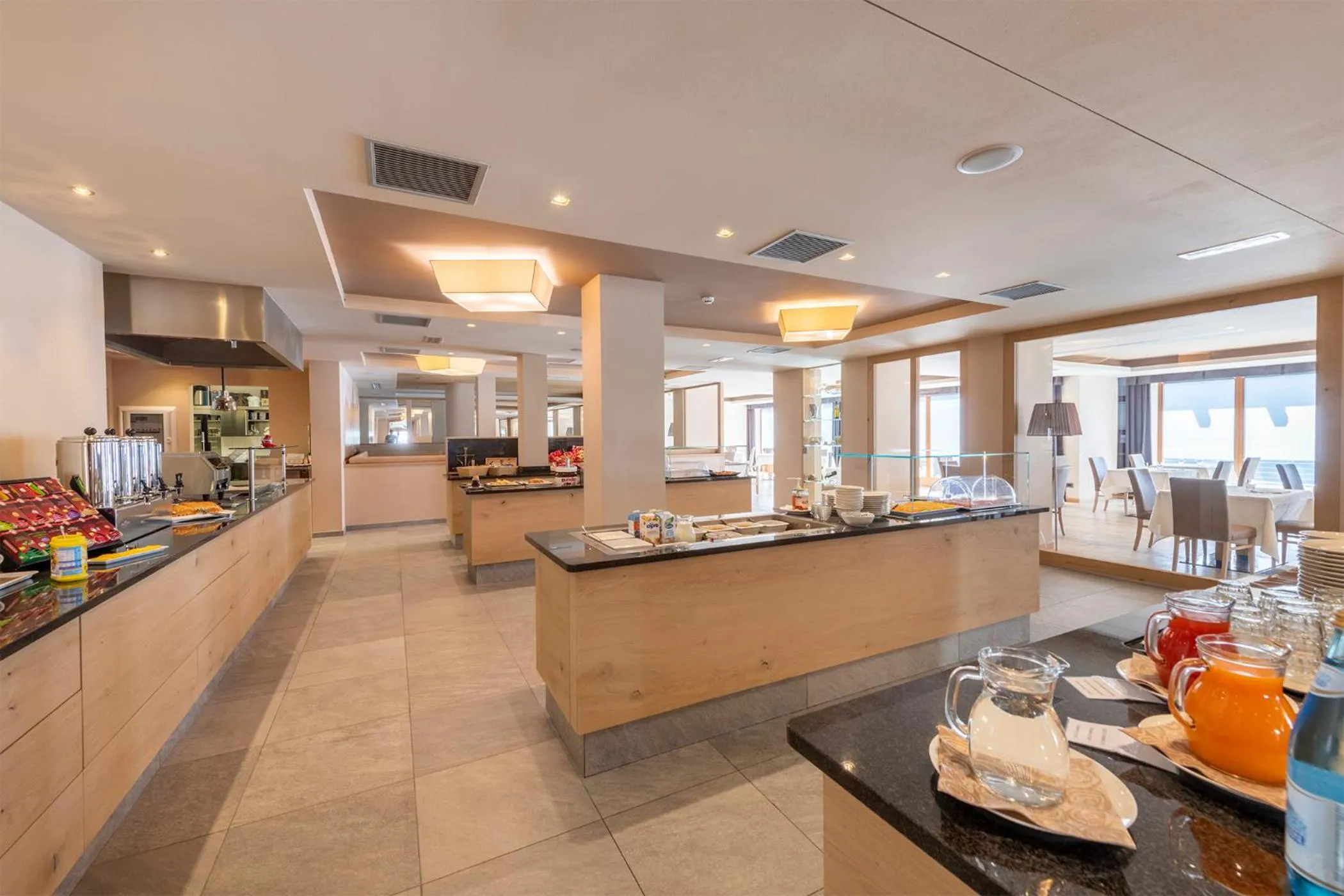 Breakfast in Design & Suite Hotel Ciarnadoi