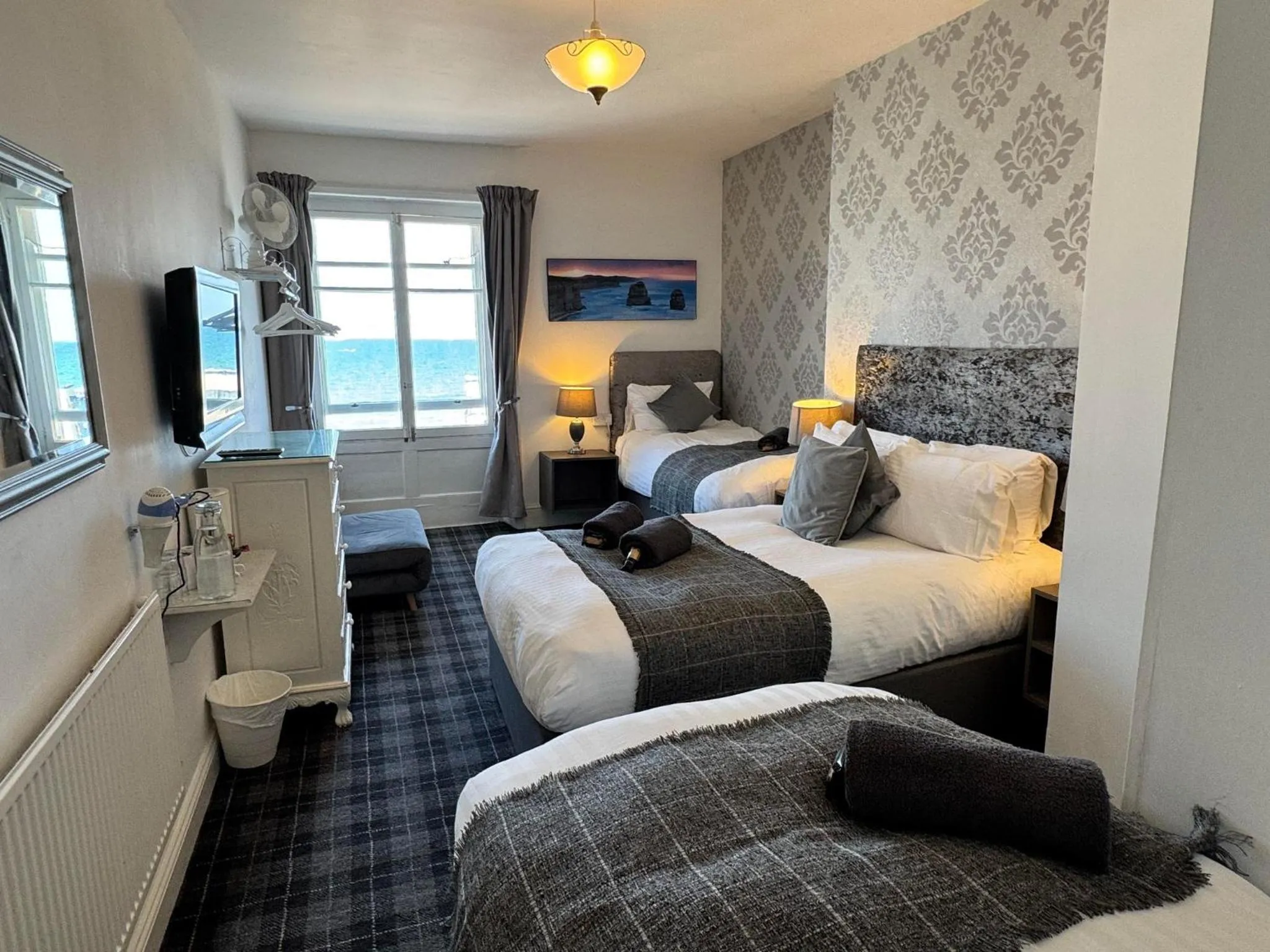 Bed in The Jubilee Hotel East - with NEWLY REFURBISHED SPA FACILITIES - GAMESPIT - AND SMOKEHOUSE