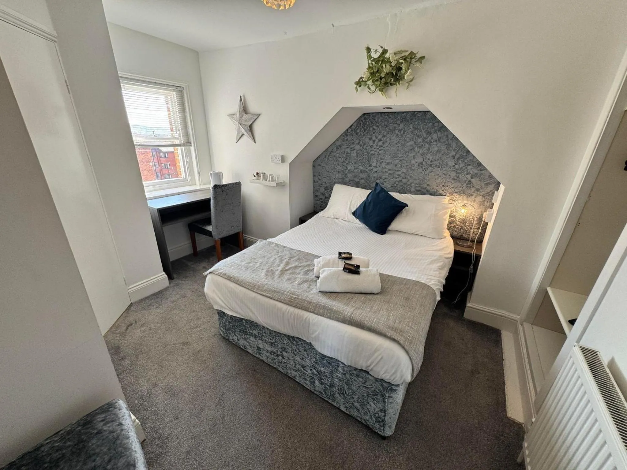 Bedroom, Bed in The Jubilee Hotel East - with NEWLY REFURBISHED SPA FACILITIES - GAMESPIT - AND SMOKEHOUSE