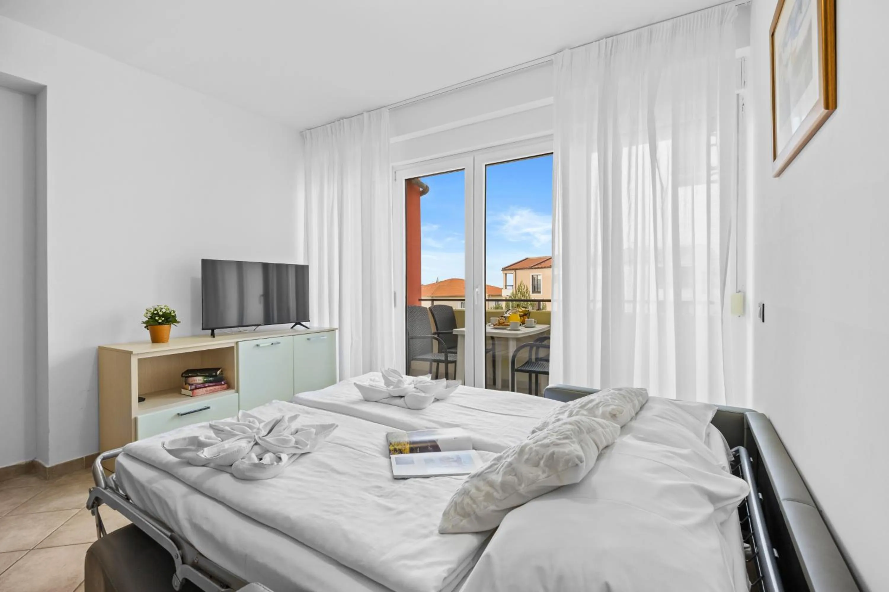 Property building, Bed in Residence Kamenjak