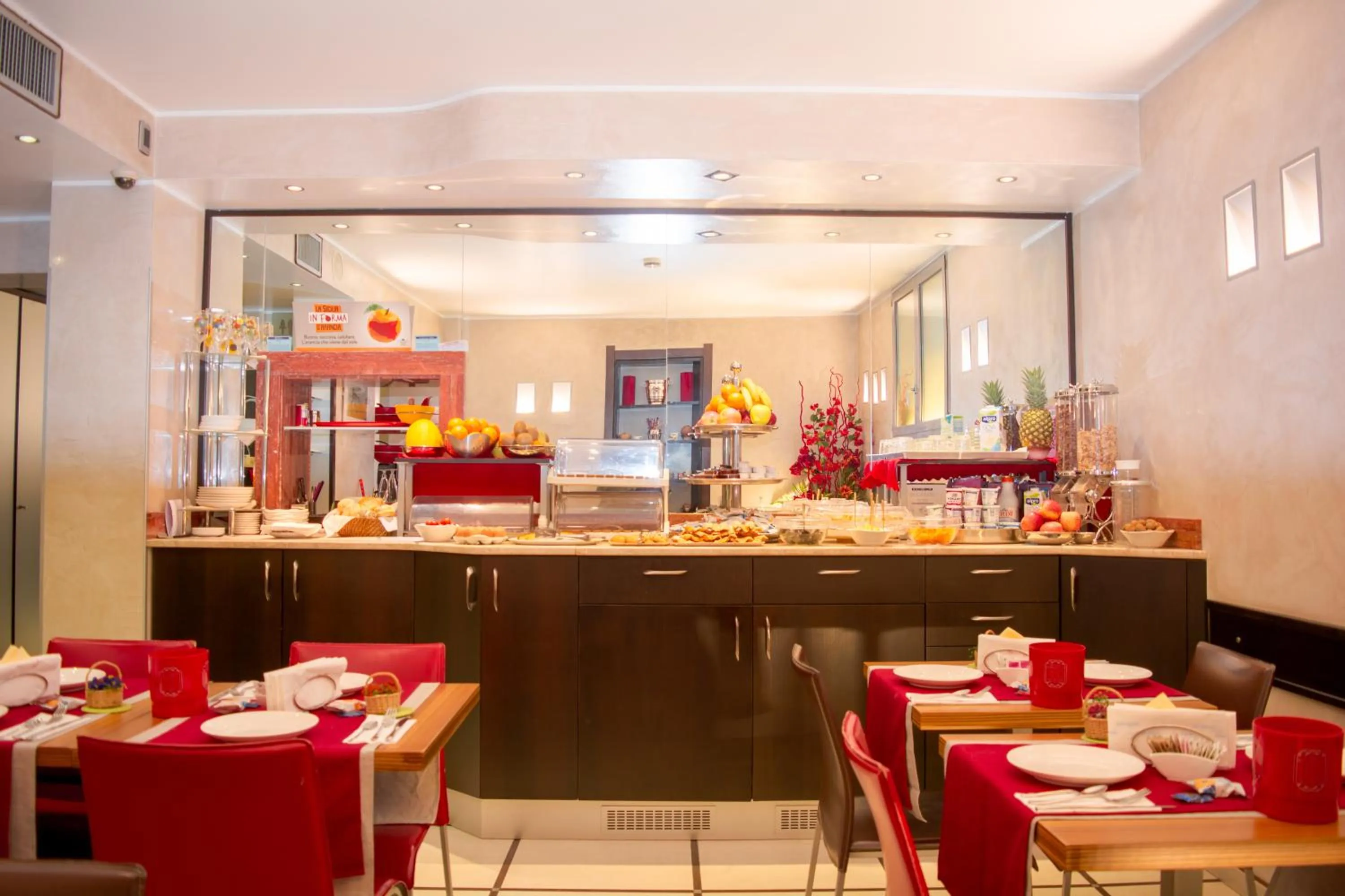 Restaurant/places to eat in Hotel Susa