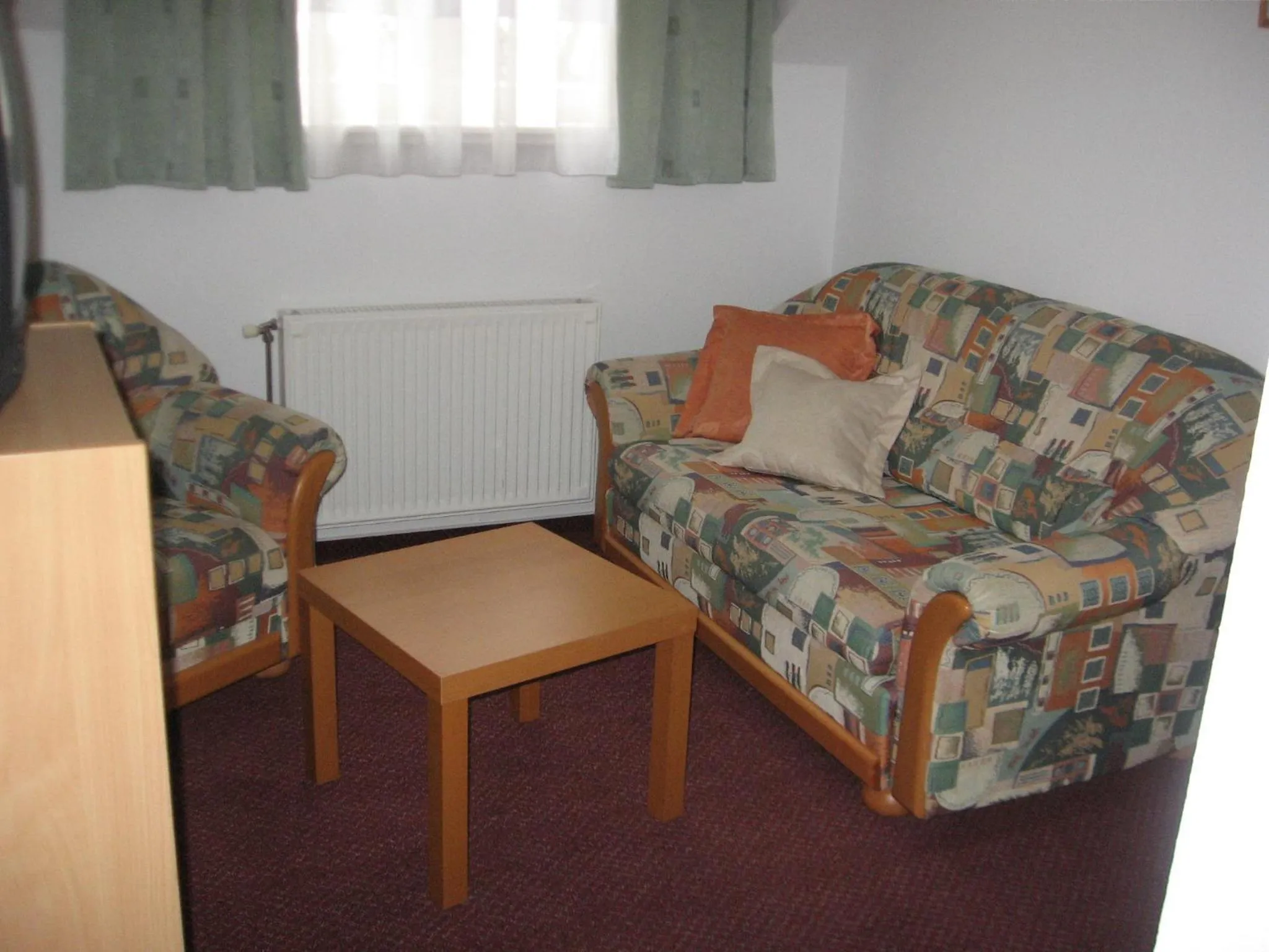 Photo of the whole room in Hotel Thelena