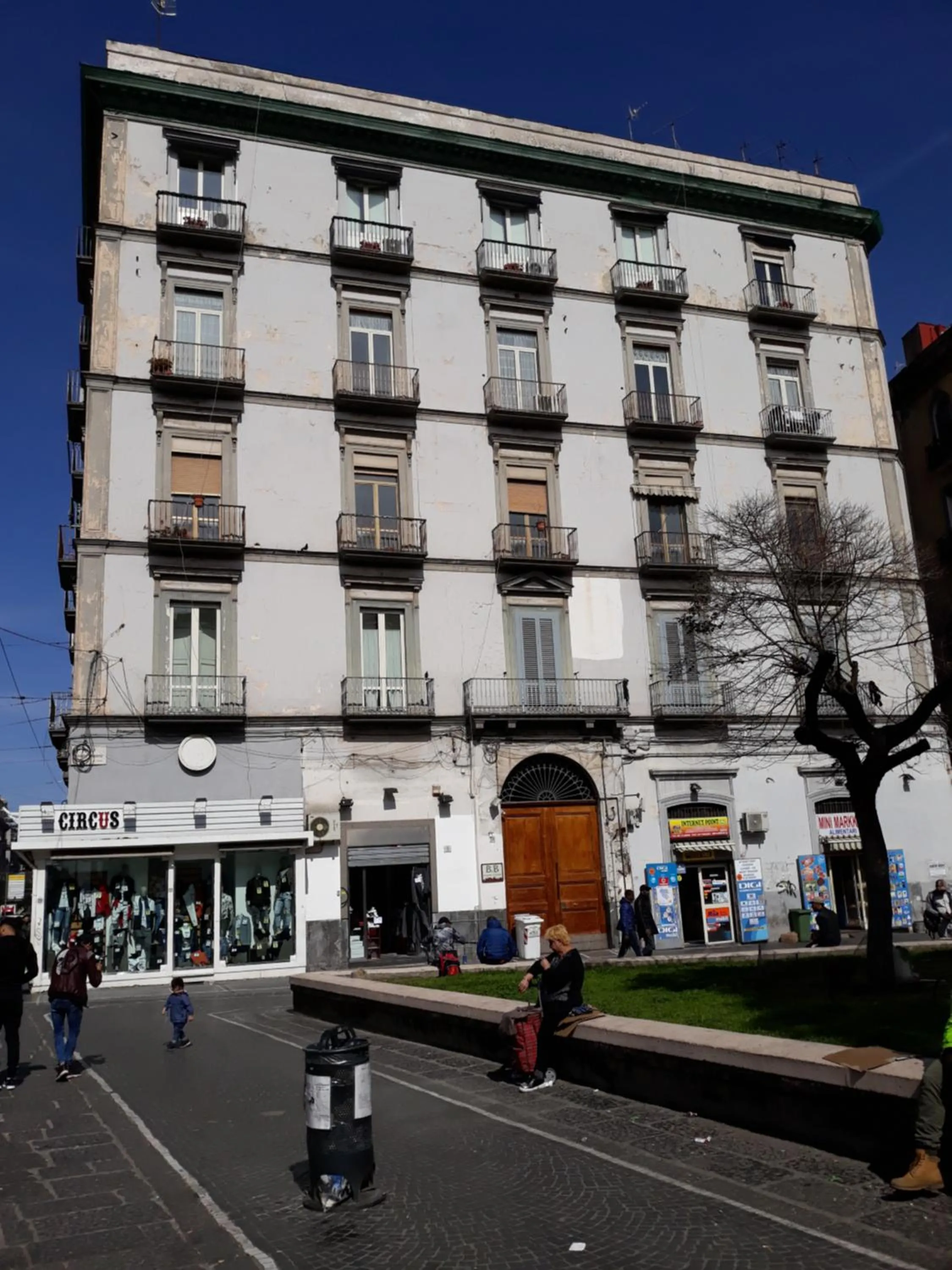 Facade/entrance in BeB PANTAREI