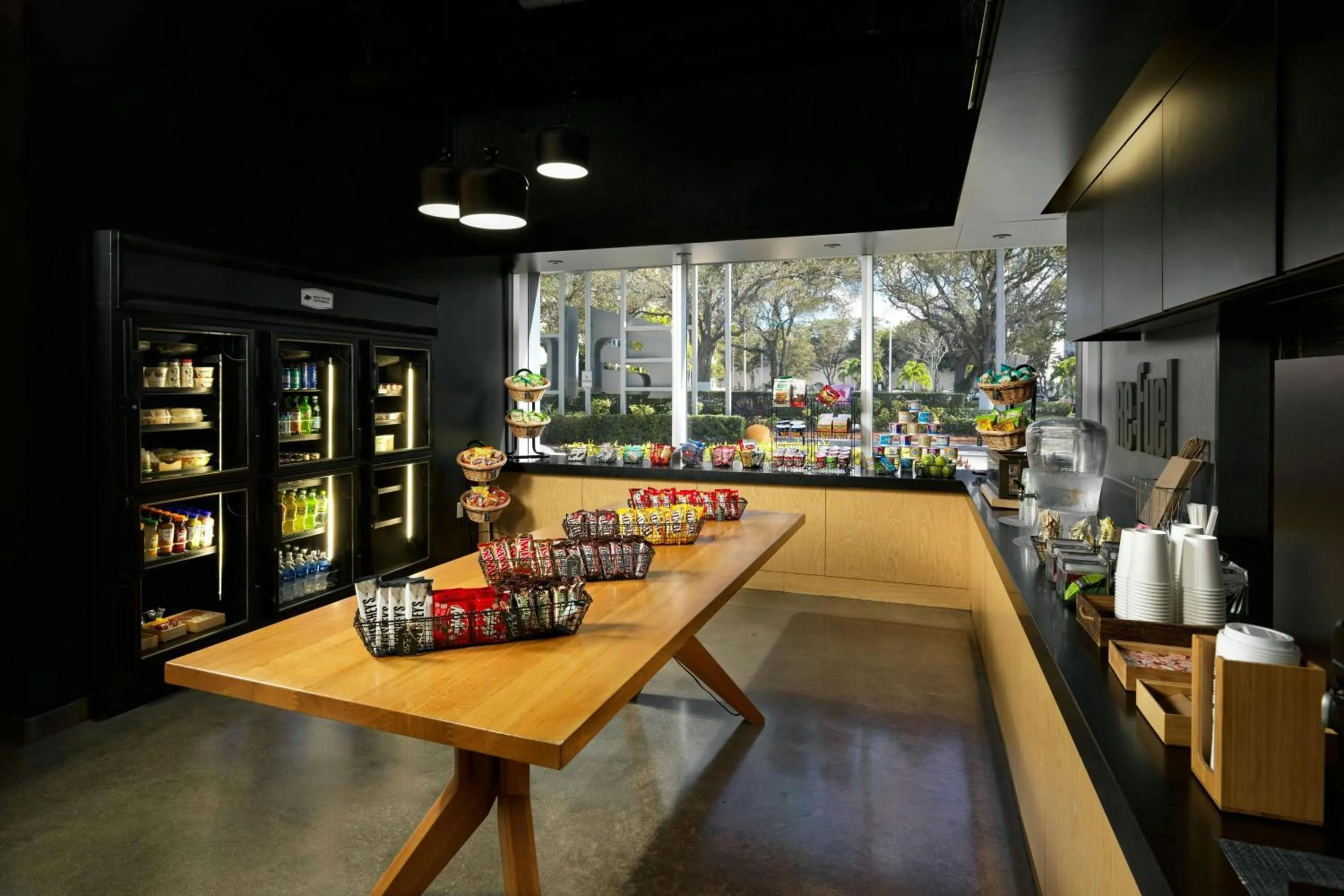 Restaurant/places to eat in Aloft Miami Doral