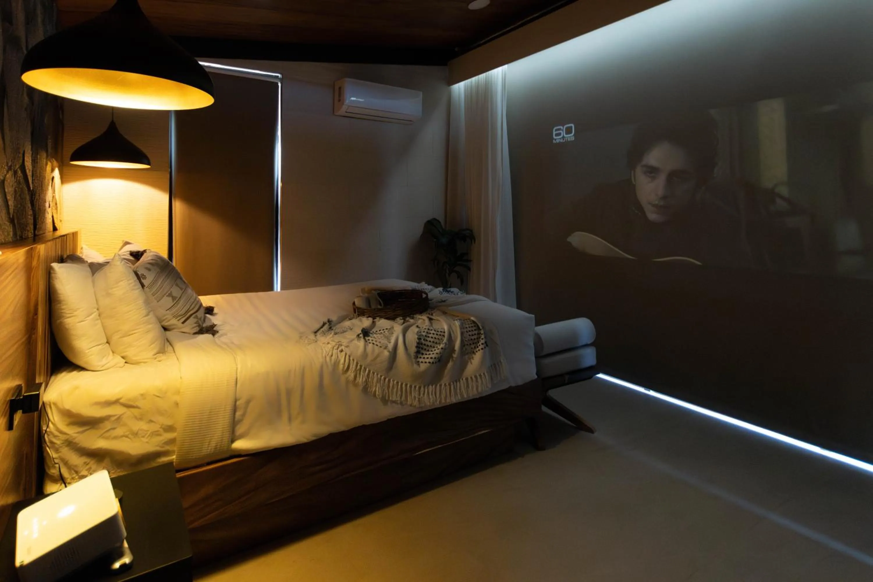 TV and multimedia, Bed in Contemplacion Resort & Spa