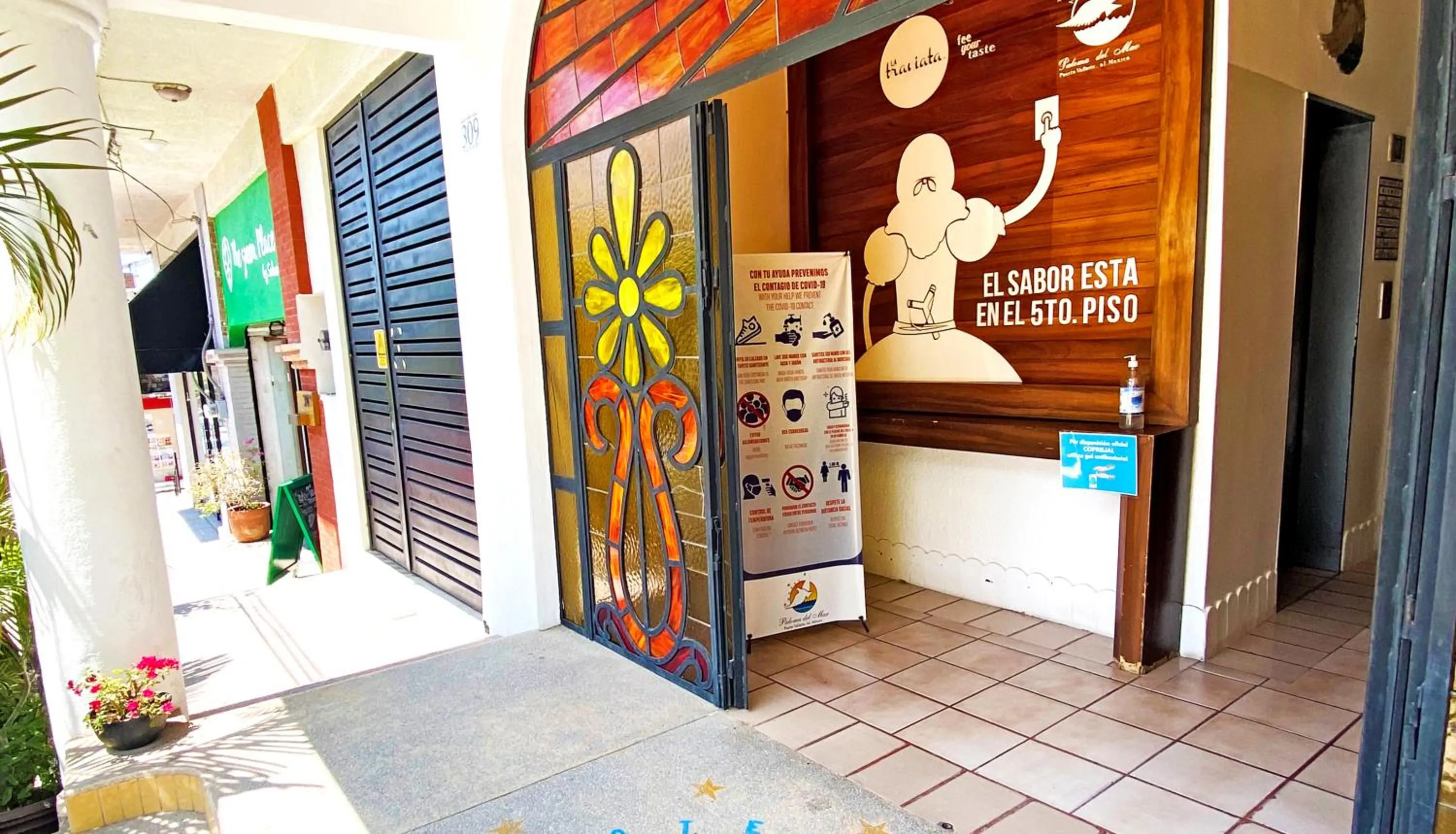 Facade/entrance in Paloma del Mar