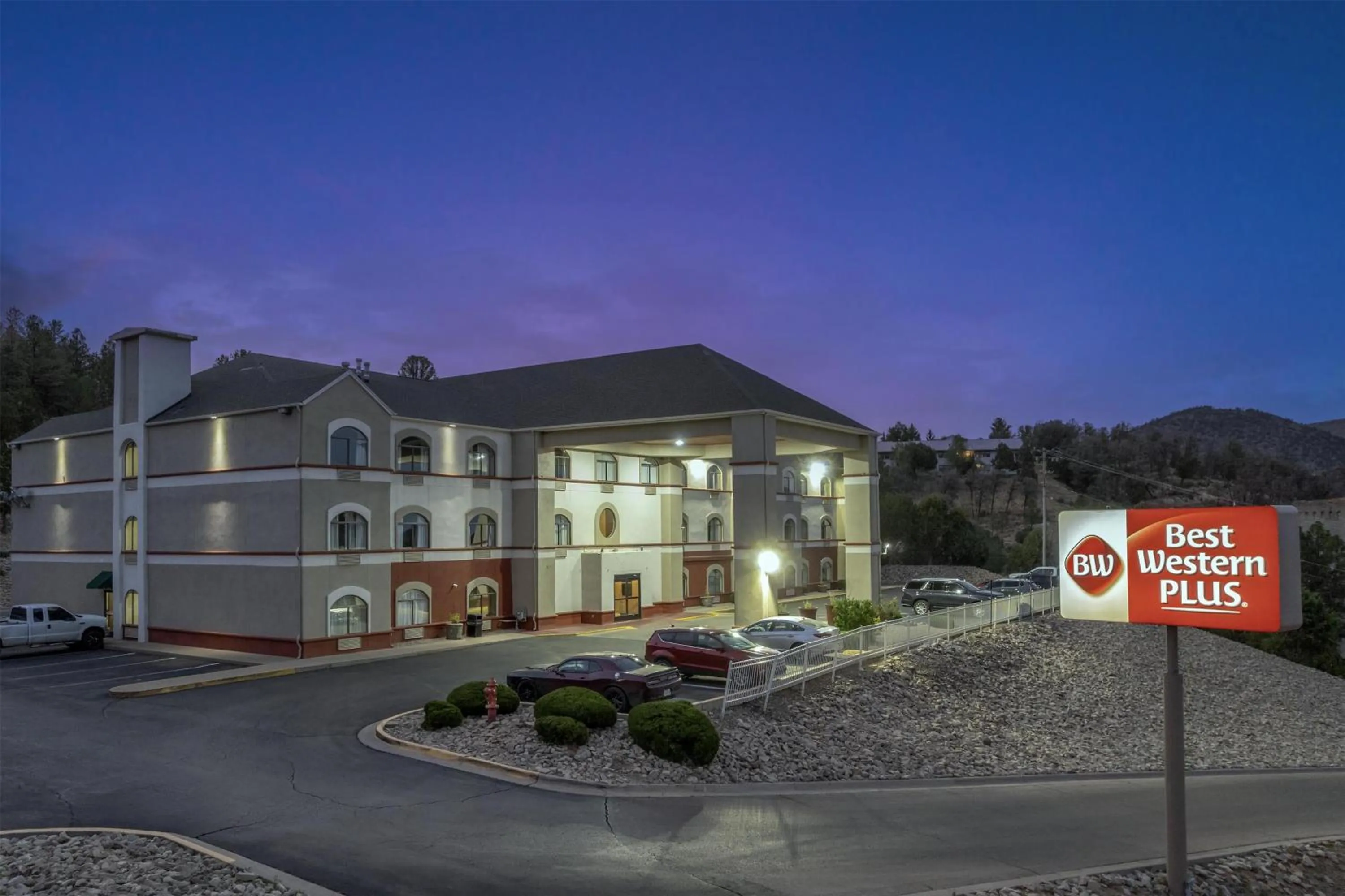 Property building in Best Western Plus Ruidoso Inn
