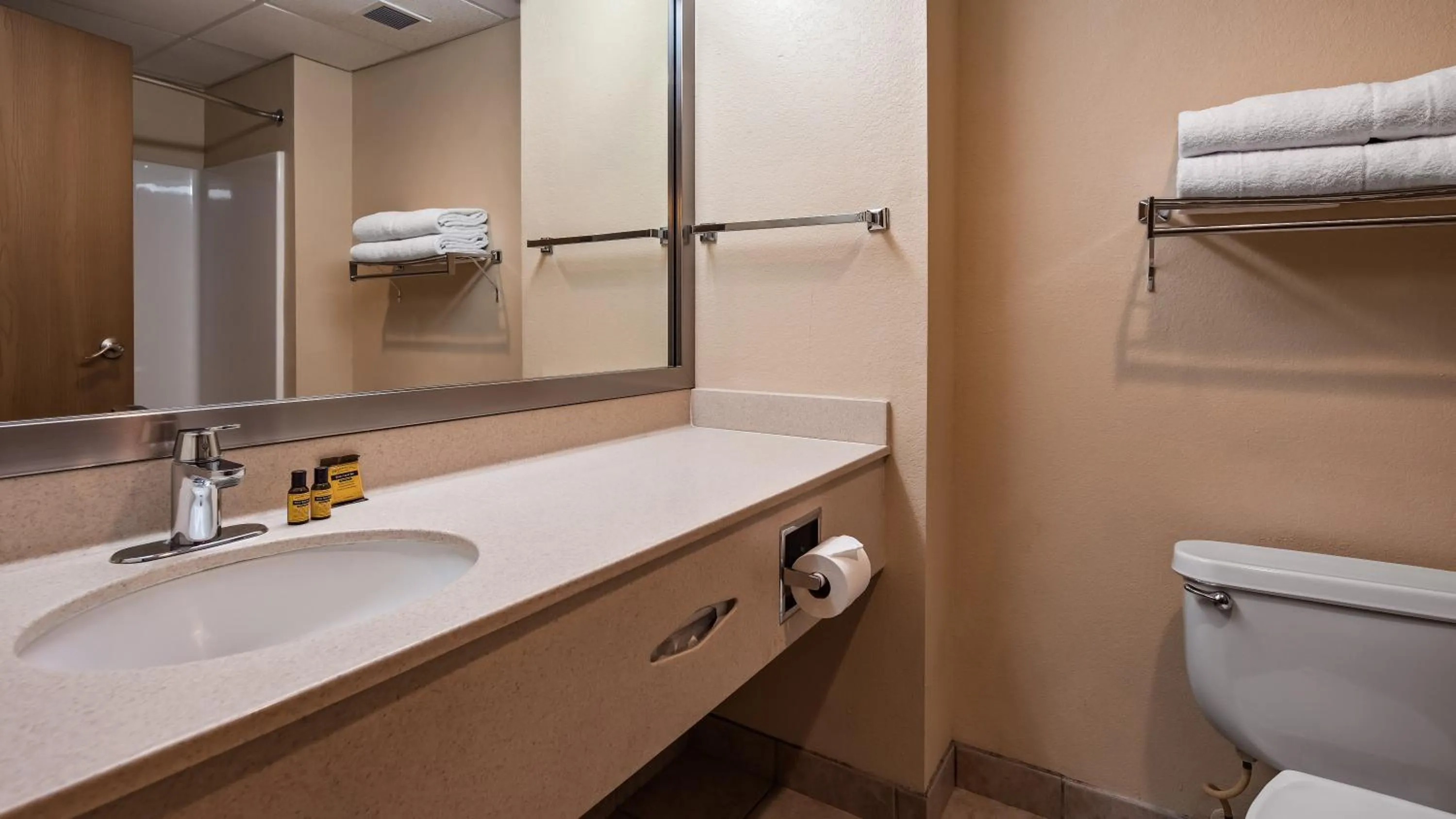 Bathroom in Best Western Plus Ruidoso Inn