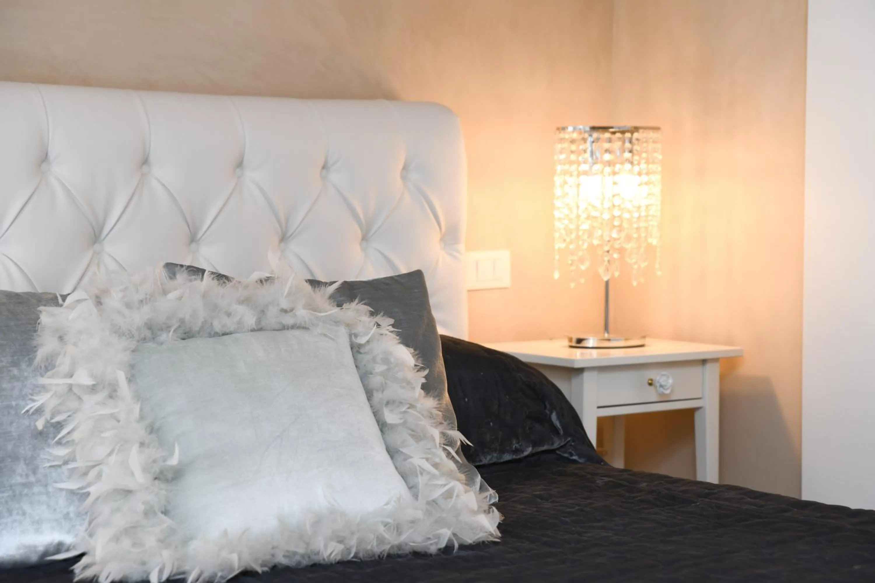 Property building, Bed in Luxury Suite Sirmione