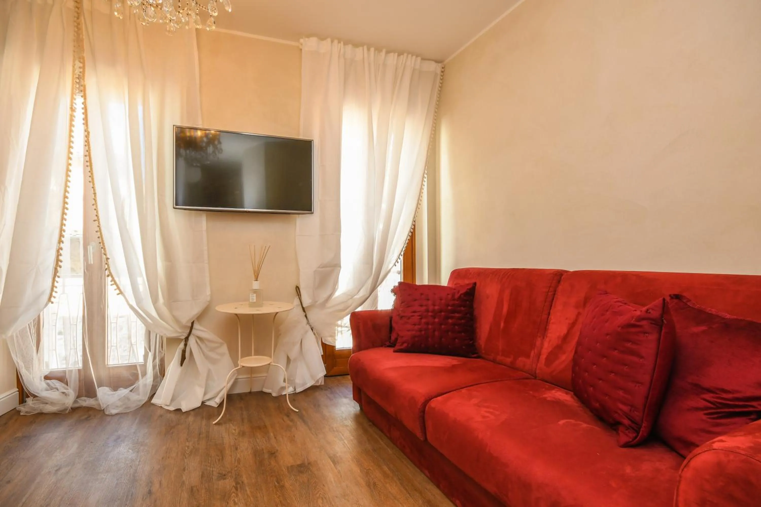 Property building in Luxury Suite Sirmione