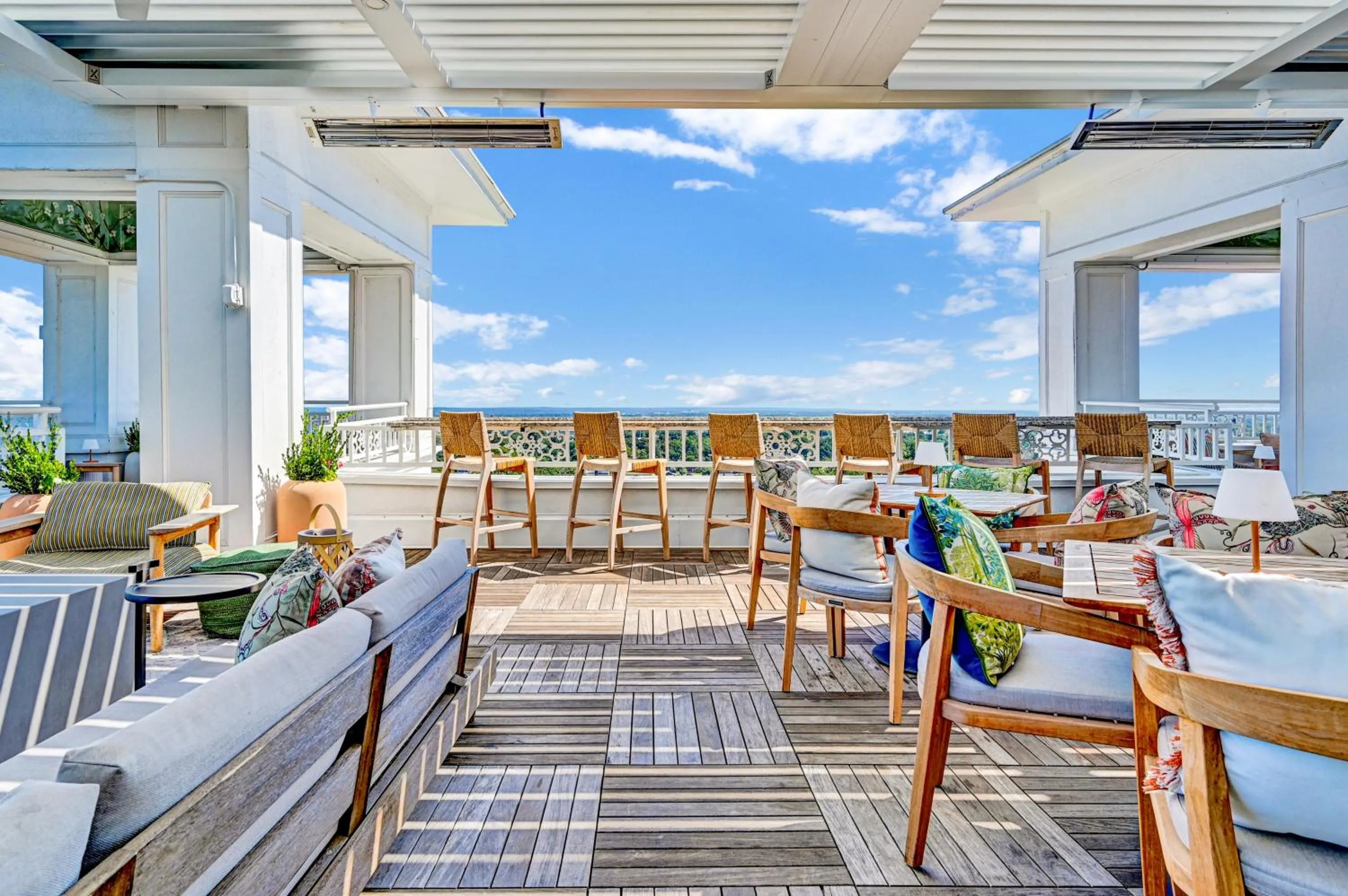 Lounge or bar in The Partridge Inn Augusta, Curio Collection by Hilton