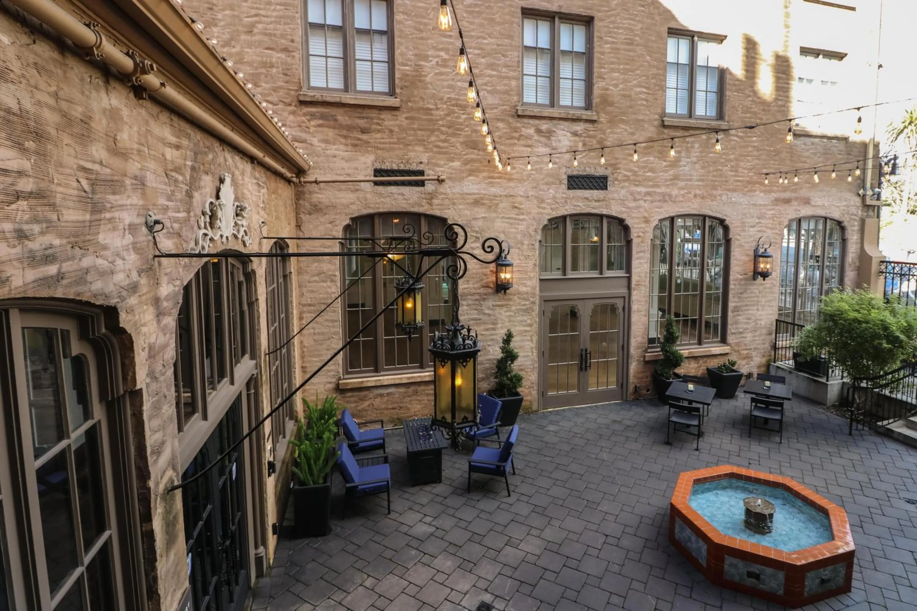 Inner courtyard view in Hotel Petaluma, Tapestry Collection by Hilton