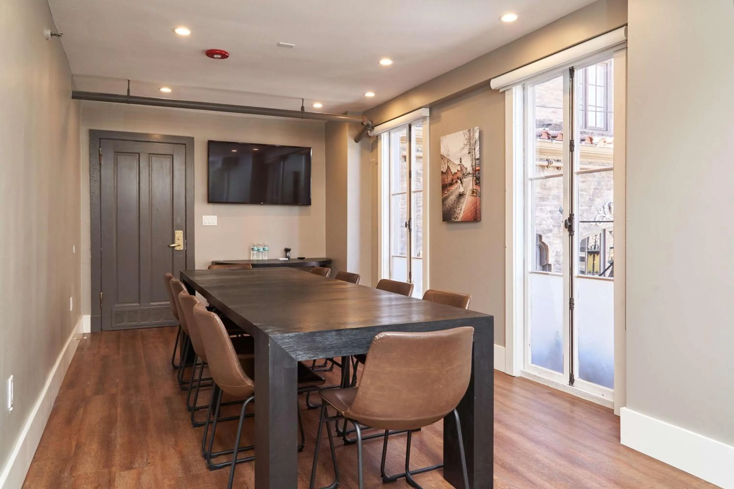 Meeting/conference room in Hotel Petaluma, Tapestry Collection by Hilton